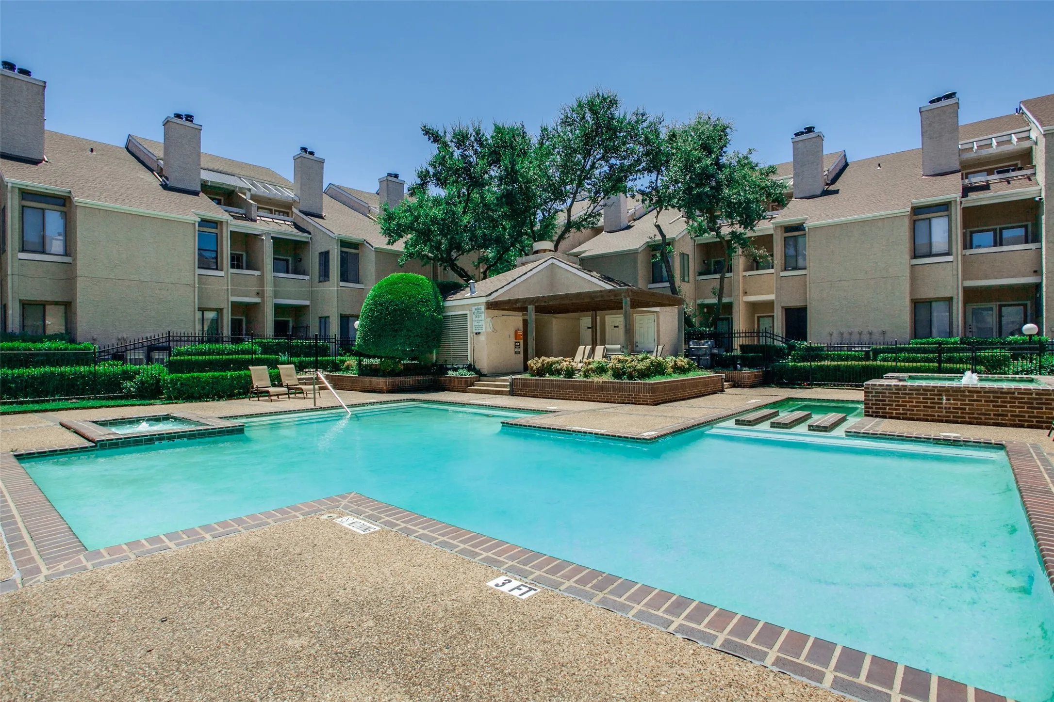 Condominium For Sale in Dallas County , 5550 Spring Valley Road G16, Dallas, Texas 75254, 1 Bedroom, 1 Bathroom, Garage spaces, 676 Sqft, built in 1983, mls#21230178, Real Estate Agent in Dallas, Homes For Sale in Dallas county, Homes For Sale in Dallas, Realtor in Dallas Texas, Real Estate Brokerage Independent Realty Texas, Luminita Cordes Realtor