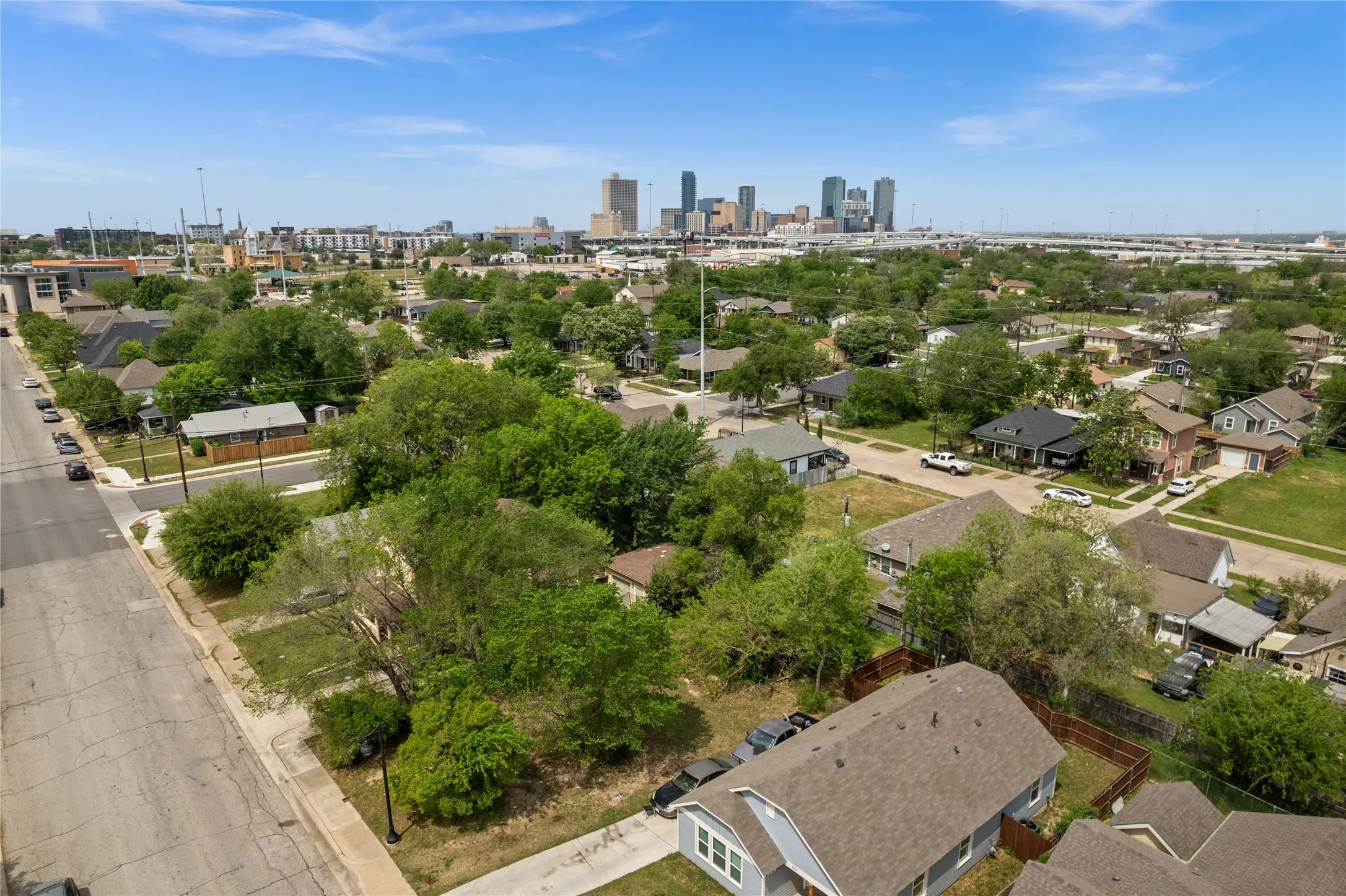 Unimproved Land For Sale in Tarrant County , 1013 E Hattie Street, Fort Worth, Texas 76104, 0, 0, Garage spaces, 0 Sqft, built in 0, mls#21230522, Real Estate Agent in Fort Worth, Homes For Sale in Tarrant county, Homes For Sale in Fort Worth, Realtor in Fort Worth Texas, Real Estate Brokerage Independent Realty Texas, Luminita Cordes Realtor