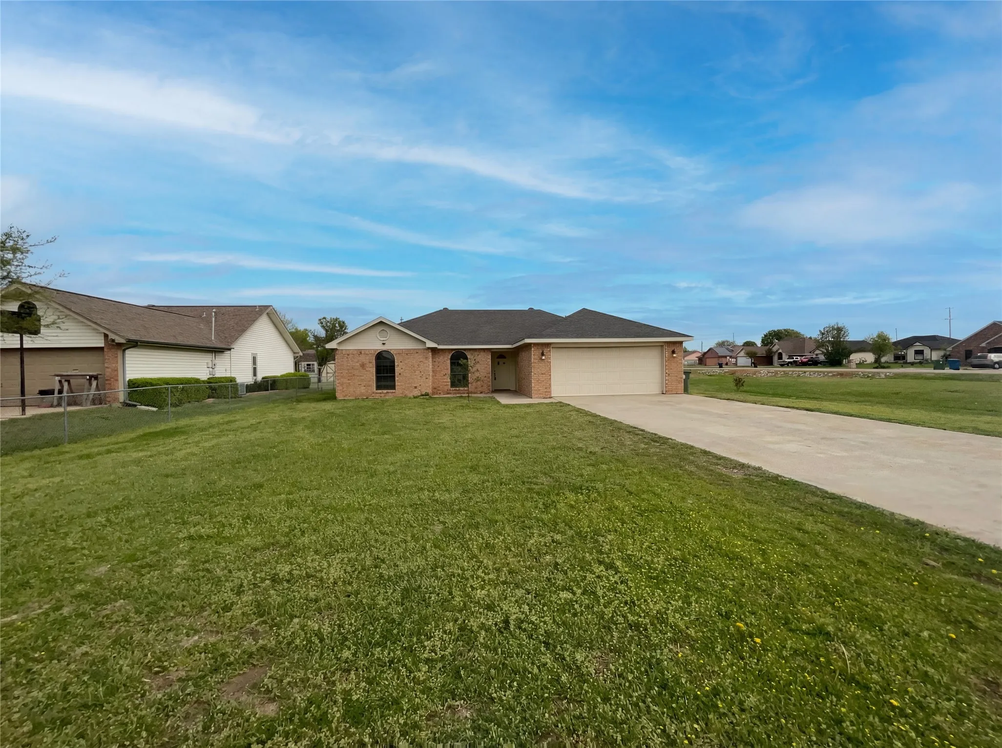 Single Family Residence For Sale in Denton County , 602 Torero Drive, Oak Point, Texas 75068, 3 Bedroom, 2 Bathroom, 2 Garage spaces, 1,269 Sqft, built in 1998, Preowned, mls#21230519, Real Estate Agent in Oak Point, Homes For Sale in Denton county, Homes For Sale in Oak Point, Realtor in Oak Point Texas, Real Estate Brokerage Independent Realty Texas, Luminita Cordes Realtor