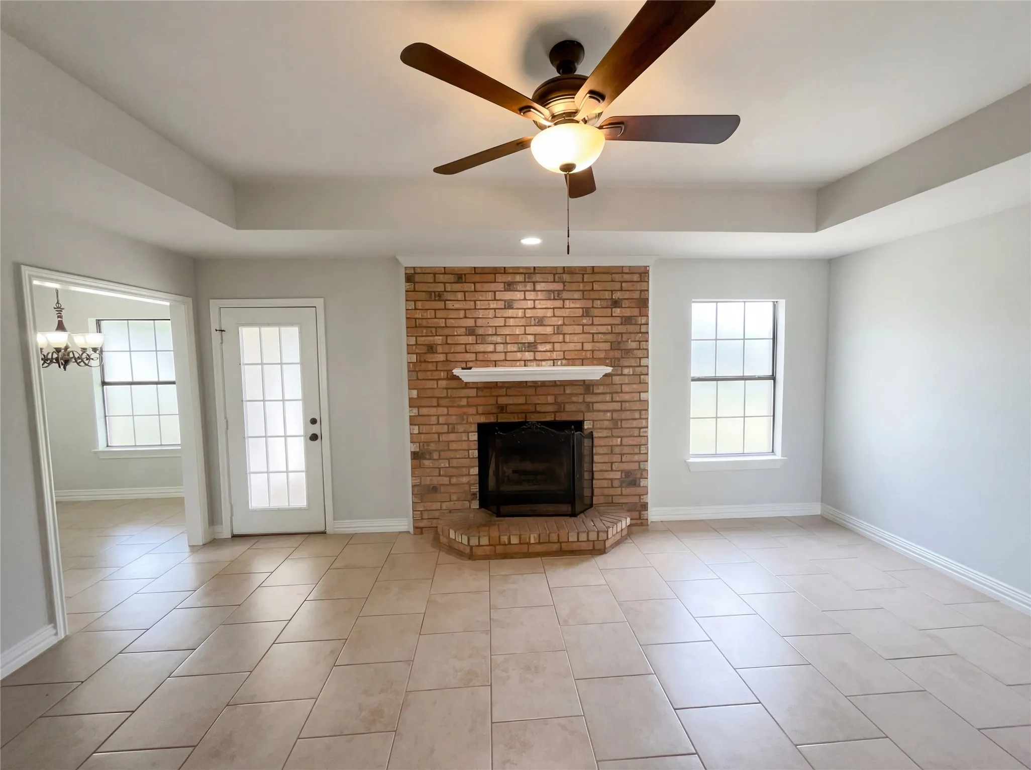 Single Family Residence For Sale in Denton County , 602 Torero Drive, Oak Point, Texas 75068, 3 Bedroom, 2 Bathroom, 2 Garage spaces, 1,269 Sqft, built in 1998, Preowned, mls#21230519, Real Estate Agent in Oak Point, Homes For Sale in Denton county, Homes For Sale in Oak Point, Realtor in Oak Point Texas, Real Estate Brokerage Independent Realty Texas, Luminita Cordes Realtor
