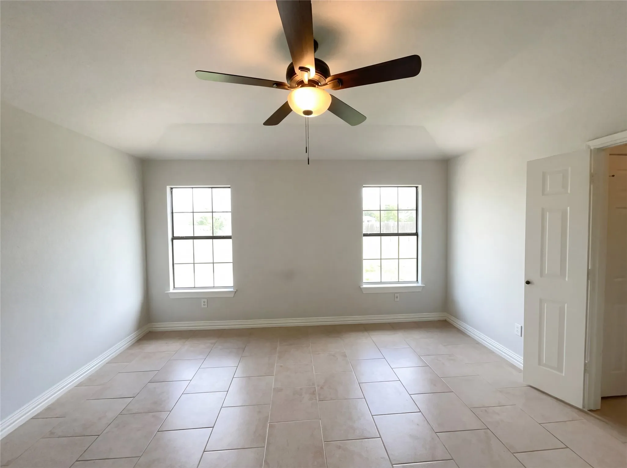 Single Family Residence For Sale in Denton County , 602 Torero Drive, Oak Point, Texas 75068, 3 Bedroom, 2 Bathroom, 2 Garage spaces, 1,269 Sqft, built in 1998, Preowned, mls#21230519, Real Estate Agent in Oak Point, Homes For Sale in Denton county, Homes For Sale in Oak Point, Realtor in Oak Point Texas, Real Estate Brokerage Independent Realty Texas, Luminita Cordes Realtor