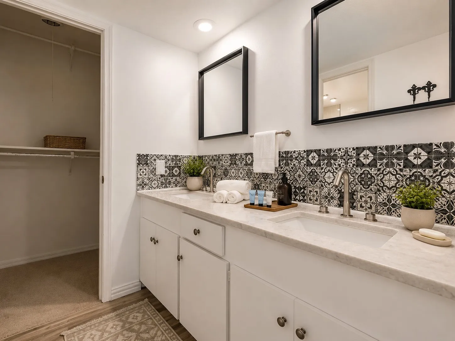 Condominium For Rent in Dallas County , 5881 Preston View Boulevard 215, Dallas, Texas 75240, 2 Bedroom, 2 Bathroom, Garage spaces, 1,017 Sqft, built in 1968, Preowned, mls#21230554, Real Estate Agent in Dallas, Homes For Rent in Dallas county, Homes For Rent in Dallas, Realtor in Dallas Texas, Real Estate Brokerage Independent Realty Texas, Luminita Cordes Realtor