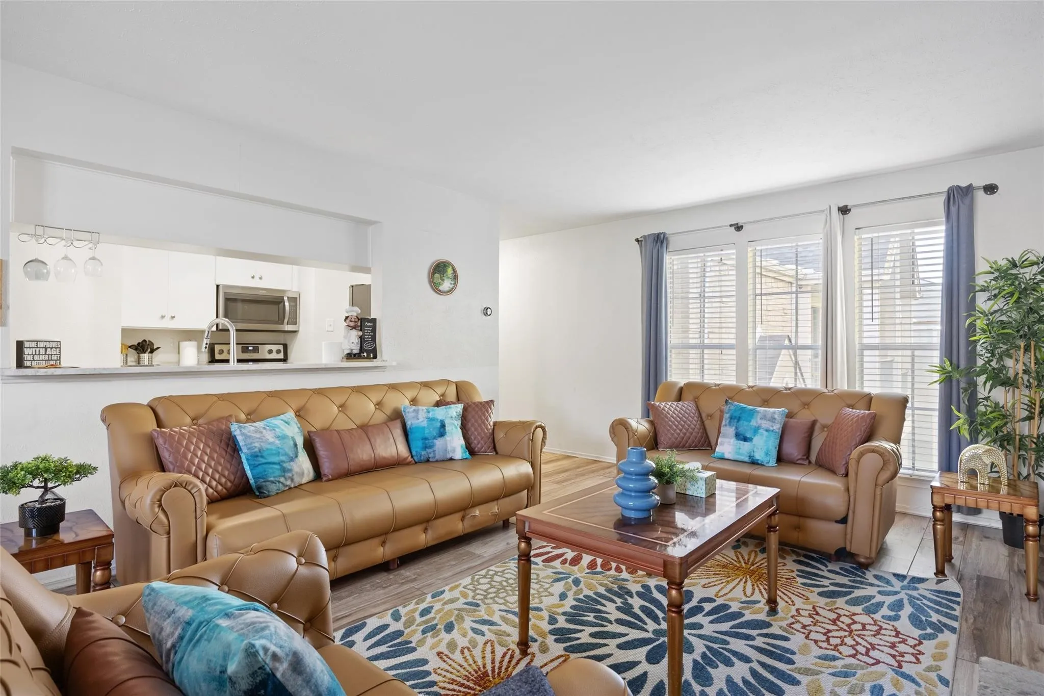 Condominium For Rent in Dallas County , 5881 Preston View Boulevard 215, Dallas, Texas 75240, 2 Bedroom, 2 Bathroom, Garage spaces, 1,017 Sqft, built in 1968, Preowned, mls#21230554, Real Estate Agent in Dallas, Homes For Rent in Dallas county, Homes For Rent in Dallas, Realtor in Dallas Texas, Real Estate Brokerage Independent Realty Texas, Luminita Cordes Realtor