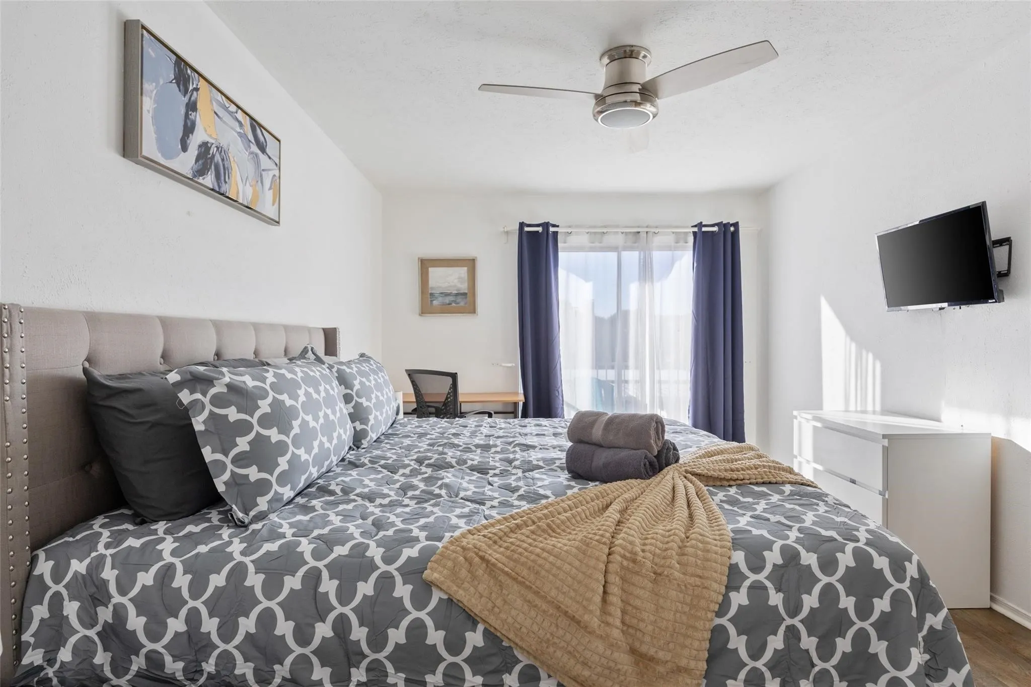 Condominium For Rent in Dallas County , 5881 Preston View Boulevard 215, Dallas, Texas 75240, 2 Bedroom, 2 Bathroom, Garage spaces, 1,017 Sqft, built in 1968, Preowned, mls#21230554, Real Estate Agent in Dallas, Homes For Rent in Dallas county, Homes For Rent in Dallas, Realtor in Dallas Texas, Real Estate Brokerage Independent Realty Texas, Luminita Cordes Realtor