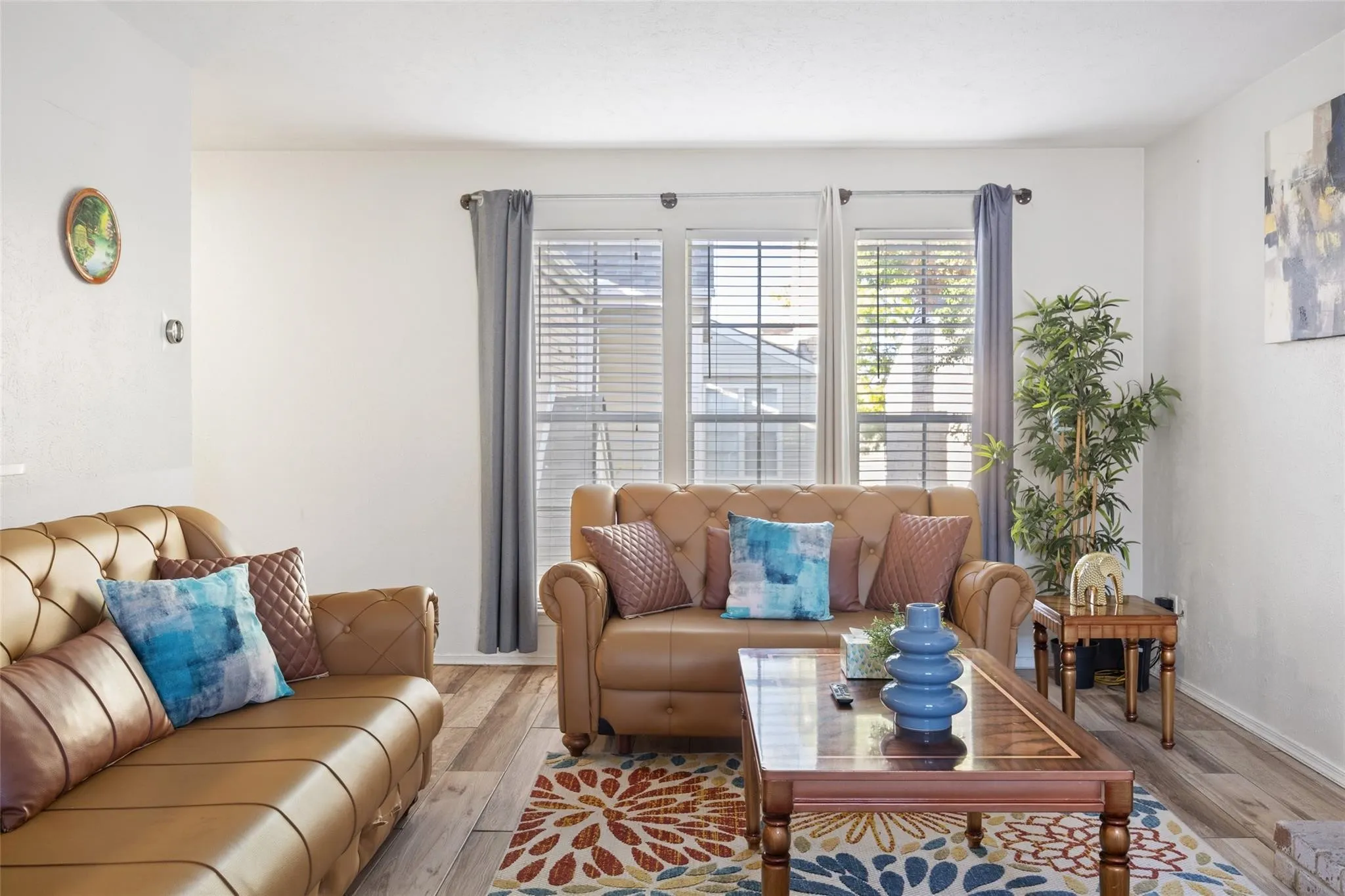 Condominium For Rent in Dallas County , 5881 Preston View Boulevard 215, Dallas, Texas 75240, 2 Bedroom, 2 Bathroom, Garage spaces, 1,017 Sqft, built in 1968, Preowned, mls#21230554, Real Estate Agent in Dallas, Homes For Rent in Dallas county, Homes For Rent in Dallas, Realtor in Dallas Texas, Real Estate Brokerage Independent Realty Texas, Luminita Cordes Realtor