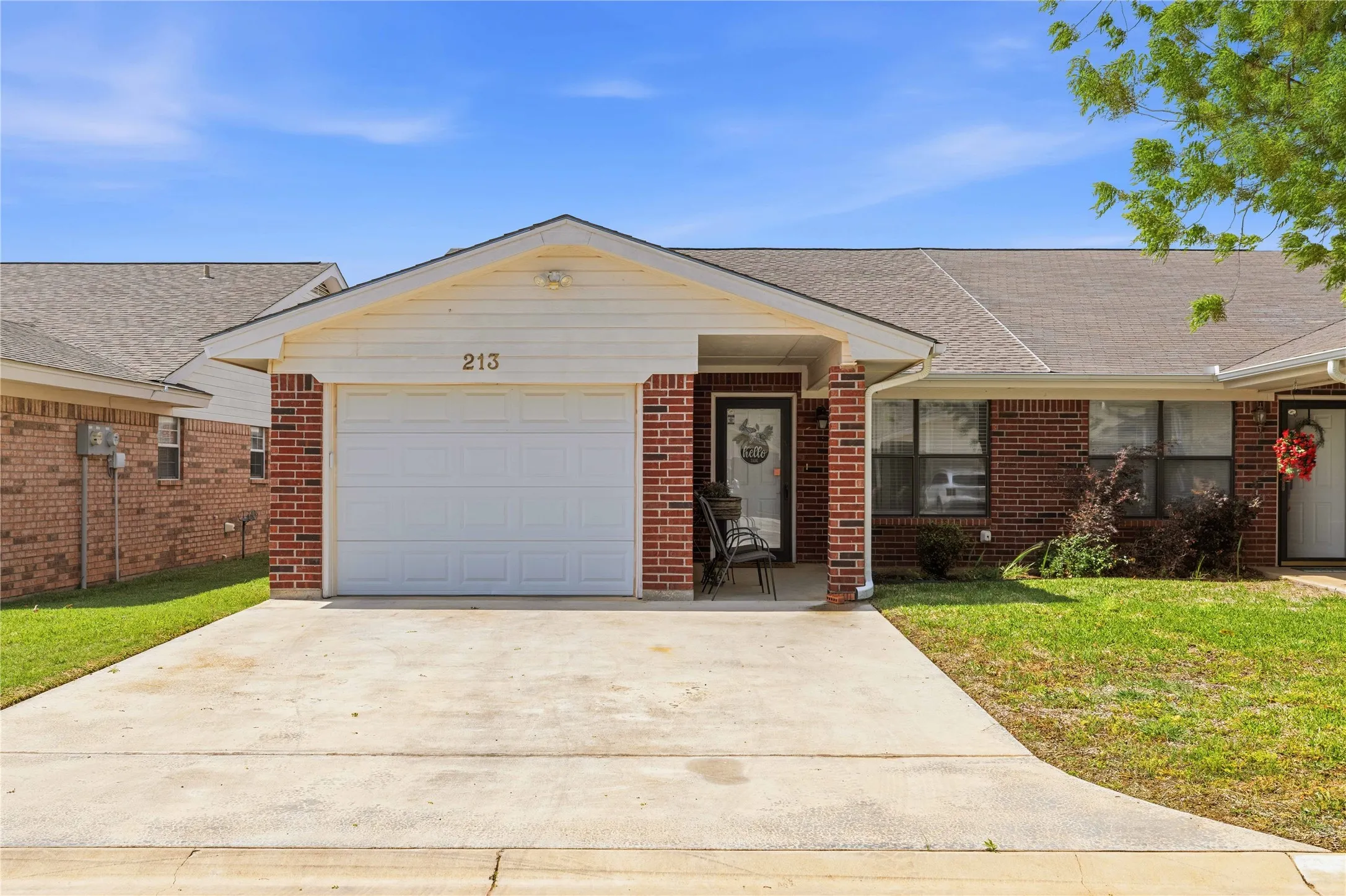 Single Family Residence For Sale in Brown County , 213 Wills Way, Early, Texas 76802, 2 Bedroom, 2 Bathroom, 1 Garage spaces, 1,358 Sqft, built in 2003, Preowned, mls#21229891, Real Estate Agent in Early, Homes For Sale in Brown county, Homes For Sale in Early, Realtor in Early Texas, Real Estate Brokerage Independent Realty Texas, Luminita Cordes Realtor