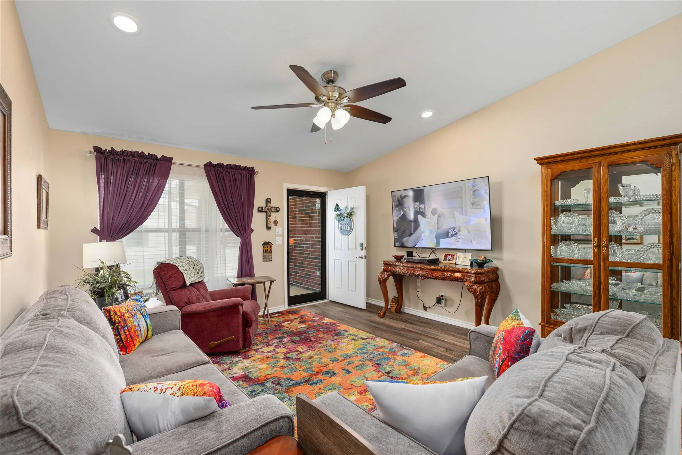 Single Family Residence For Sale in Brown County , 213 Wills Way, Early, Texas 76802, 2 Bedroom, 2 Bathroom, 1 Garage spaces, 1,358 Sqft, built in 2003, Preowned, mls#21229891, Real Estate Agent in Early, Homes For Sale in Brown county, Homes For Sale in Early, Realtor in Early Texas, Real Estate Brokerage Independent Realty Texas, Luminita Cordes Realtor