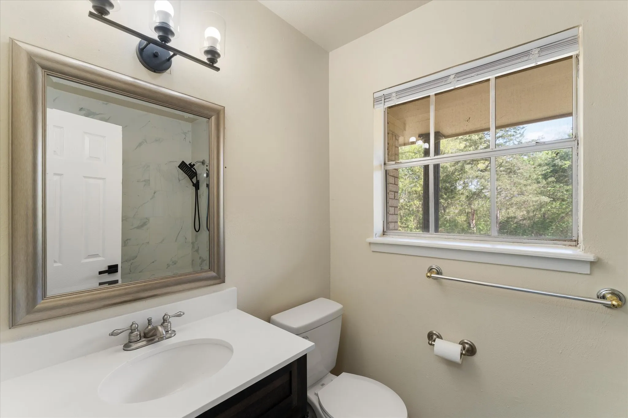 Single Family Residence For Sale in Wood County , 613 Graham Street, Mineola, Texas 75773, 3 Bedroom, 3 Bathroom, 2 Garage spaces, 1,985 Sqft, built in 1960, mls#21230404, Real Estate Agent in Mineola, Homes For Sale in Wood county, Homes For Sale in Mineola, Realtor in Mineola Texas, Real Estate Brokerage Independent Realty Texas, Luminita Cordes Realtor