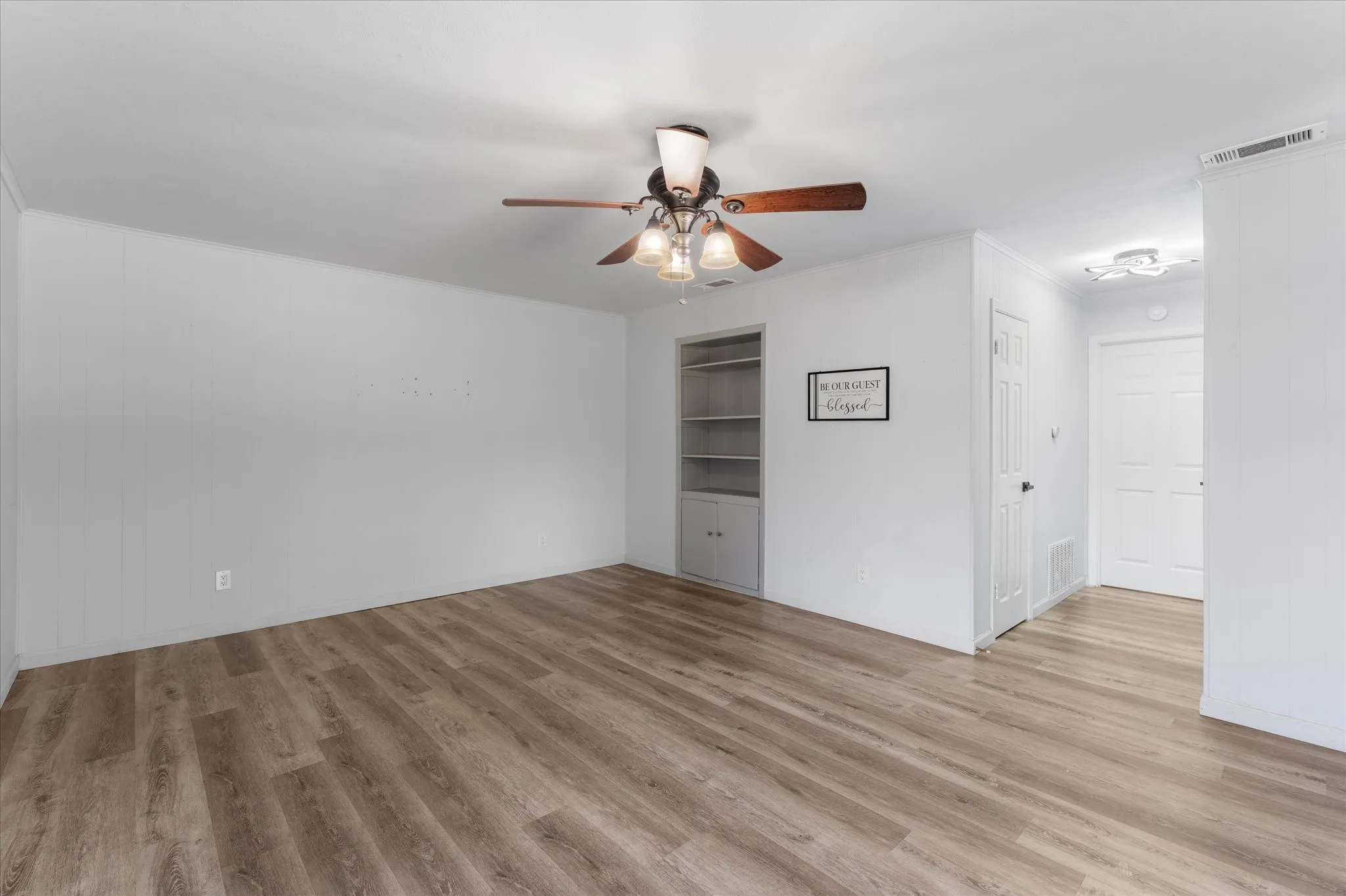 Single Family Residence For Sale in Wood County , 613 Graham Street, Mineola, Texas 75773, 3 Bedroom, 3 Bathroom, 2 Garage spaces, 1,985 Sqft, built in 1960, mls#21230404, Real Estate Agent in Mineola, Homes For Sale in Wood county, Homes For Sale in Mineola, Realtor in Mineola Texas, Real Estate Brokerage Independent Realty Texas, Luminita Cordes Realtor