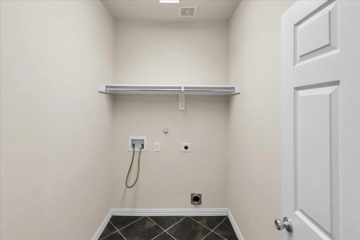 Single Family Residence For Rent in Dallas County , 7306 Waterbury Drive, Rowlett, Texas 75089, 4 Bedrooms, 3 Bathrooms, 2 Garage spaces, 2,901 Sqft, built in 2010, Price $3,199, mls#21230698, Real Estate Agent in Rowlett, Homes For Rent in Dallas county, Homes For Rent in Rowlett, Realtor in Rowlett Texas, Real Estate Brokerage Independent Realty Texas, Luminita Cordes Realtor