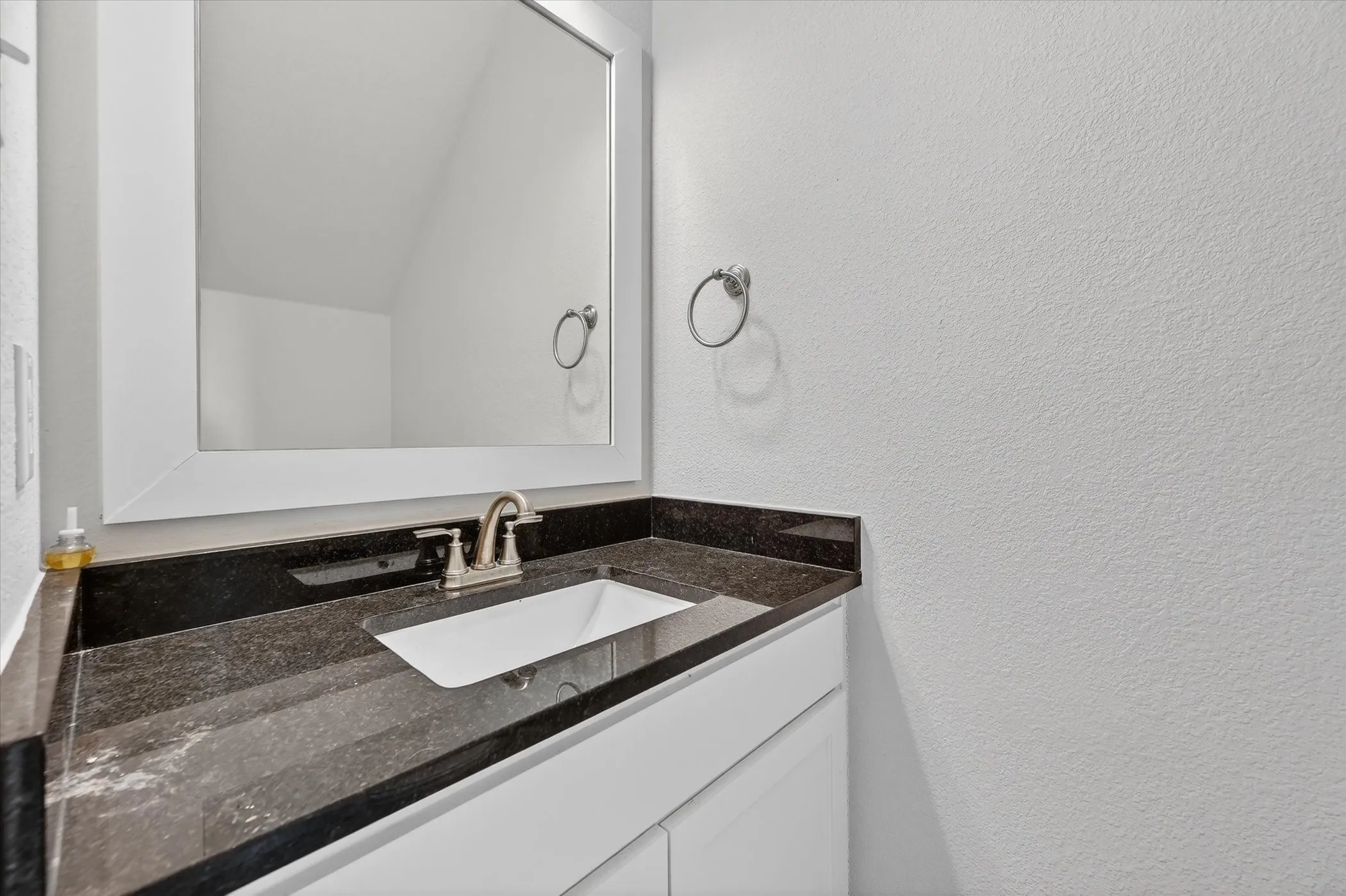 Townhouse For Sale in Tarrant County , 5407 Winged Foot Drive, Arlington, Texas 76017, 3 Bedroom, 3 Bathroom, 2 Garage spaces, 1,877 Sqft, built in 2021, Preowned, mls#21229506, Real Estate Agent in Arlington, Homes For Sale in Tarrant county, Homes For Sale in Arlington, Realtor in Arlington Texas, Real Estate Brokerage Independent Realty Texas, Luminita Cordes Realtor