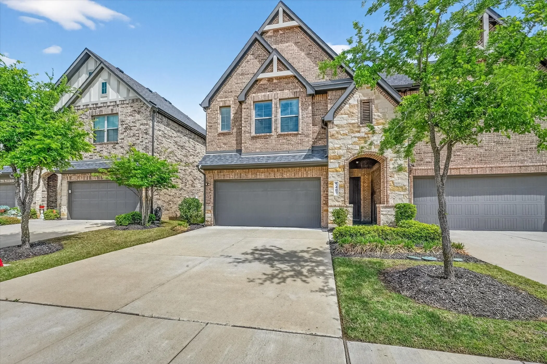 Townhouse For Sale in Tarrant County , 5407 Winged Foot Drive, Arlington, Texas 76017, 3 Bedroom, 3 Bathroom, 2 Garage spaces, 1,877 Sqft, built in 2021, Preowned, mls#21229506, Real Estate Agent in Arlington, Homes For Sale in Tarrant county, Homes For Sale in Arlington, Realtor in Arlington Texas, Real Estate Brokerage Independent Realty Texas, Luminita Cordes Realtor