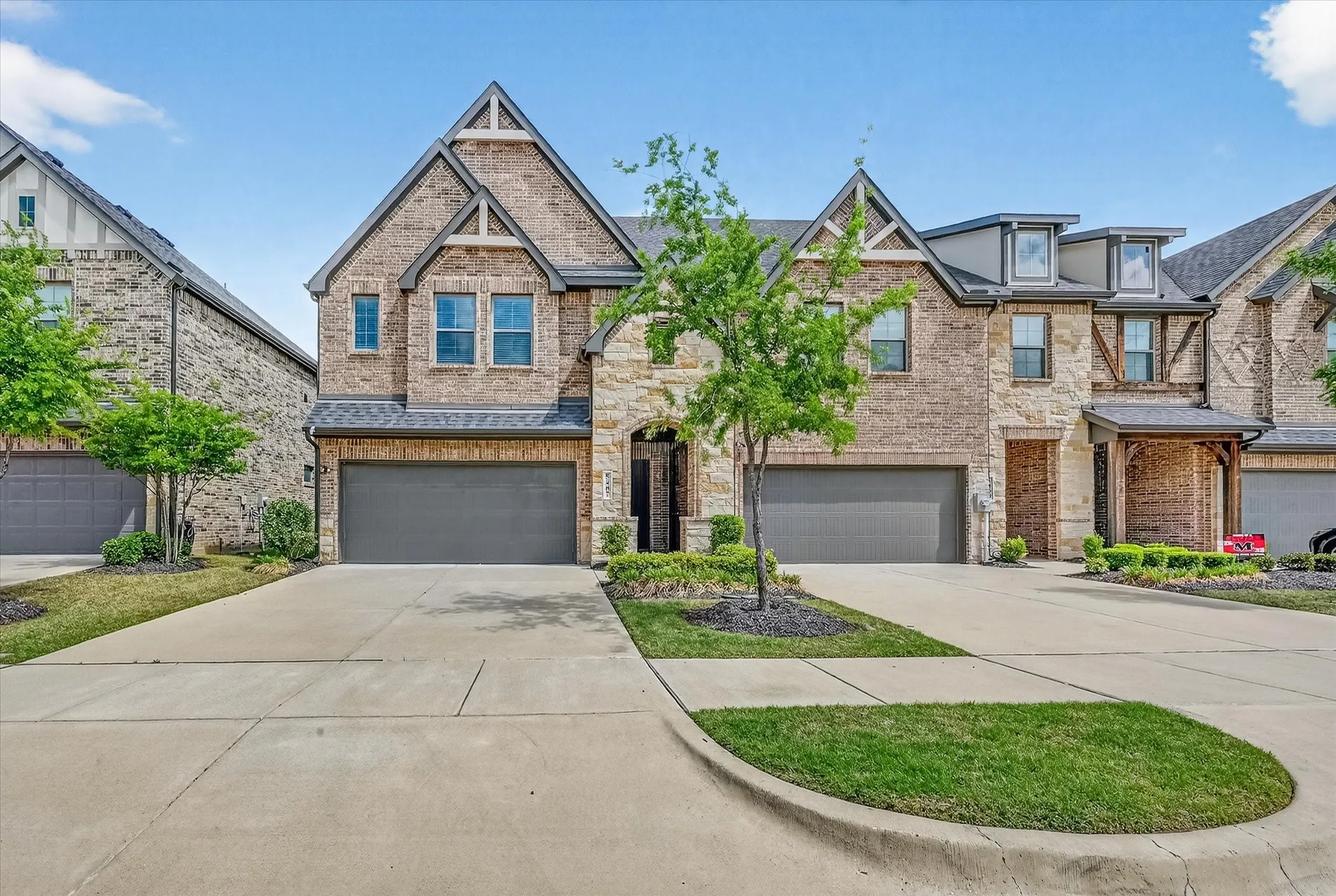 Townhouse For Sale in Tarrant County , 5407 Winged Foot Drive, Arlington, Texas 76017, 3 Bedroom, 3 Bathroom, 2 Garage spaces, 1,877 Sqft, built in 2021, Preowned, mls#21229506, Real Estate Agent in Arlington, Homes For Sale in Tarrant county, Homes For Sale in Arlington, Realtor in Arlington Texas, Real Estate Brokerage Independent Realty Texas, Luminita Cordes Realtor