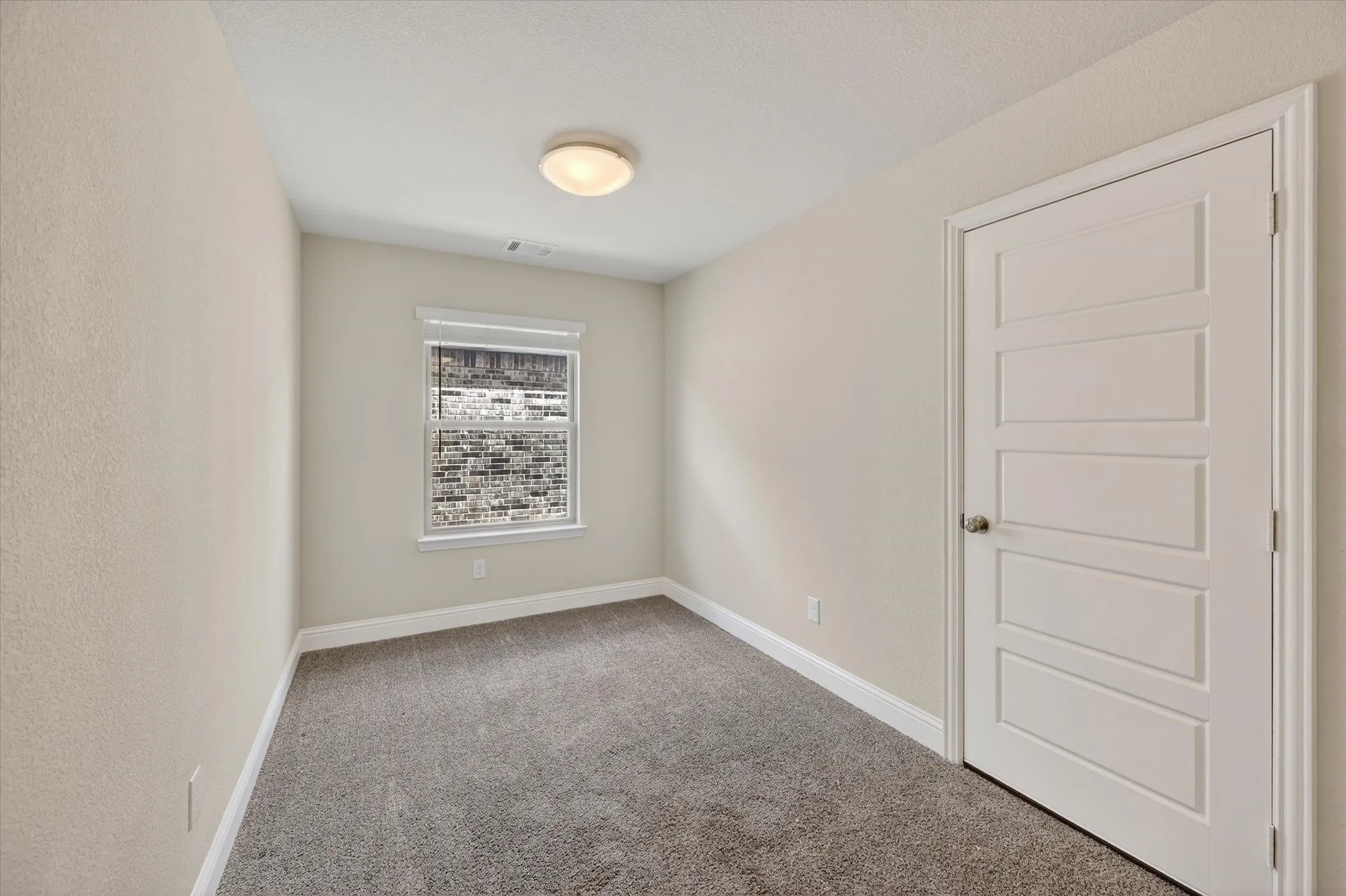 Townhouse For Sale in Tarrant County , 5407 Winged Foot Drive, Arlington, Texas 76017, 3 Bedroom, 3 Bathroom, 2 Garage spaces, 1,877 Sqft, built in 2021, Preowned, mls#21229506, Real Estate Agent in Arlington, Homes For Sale in Tarrant county, Homes For Sale in Arlington, Realtor in Arlington Texas, Real Estate Brokerage Independent Realty Texas, Luminita Cordes Realtor