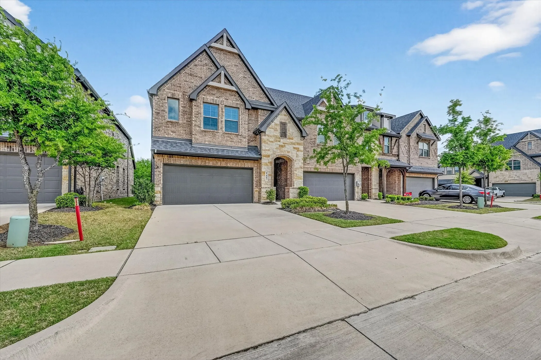 Townhouse For Sale in Tarrant County , 5407 Winged Foot Drive, Arlington, Texas 76017, 3 Bedroom, 3 Bathroom, 2 Garage spaces, 1,877 Sqft, built in 2021, Preowned, mls#21229506, Real Estate Agent in Arlington, Homes For Sale in Tarrant county, Homes For Sale in Arlington, Realtor in Arlington Texas, Real Estate Brokerage Independent Realty Texas, Luminita Cordes Realtor