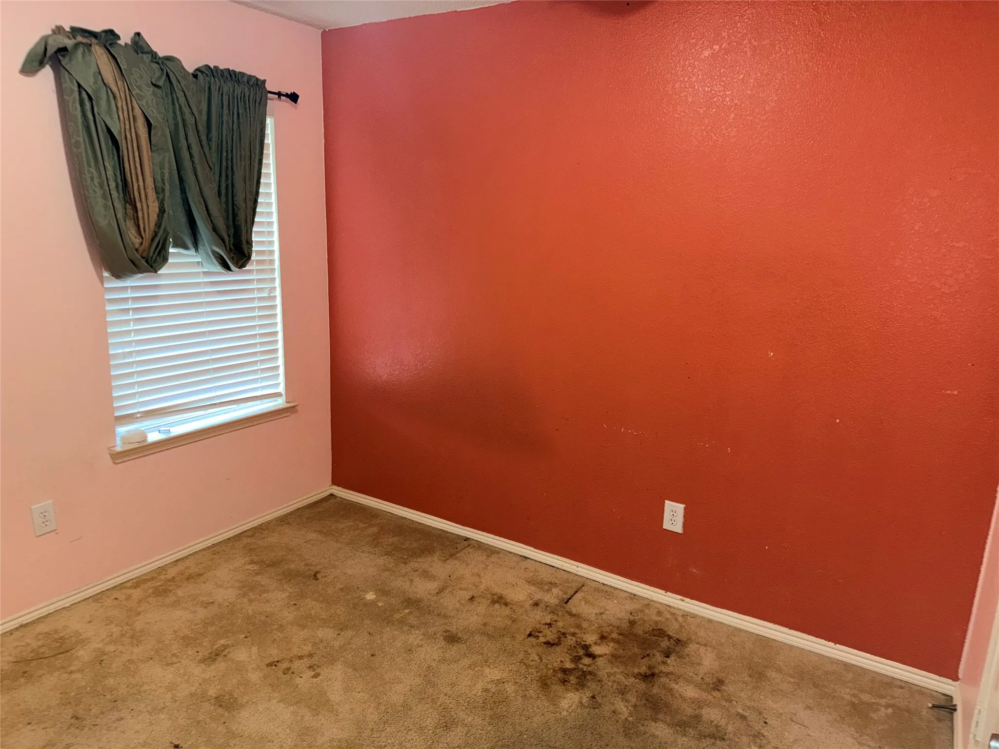 Single Family Residence For Sale in Dallas County , 1312 Sunshine Court, Lancaster, Texas 75134, 4 Bedroom, 2 Bathroom, 2 Garage spaces, 2,014 Sqft, built in 2005, mls#21230748, Real Estate Agent in Lancaster, Homes For Sale in Dallas county, Homes For Sale in Lancaster, Realtor in Lancaster Texas, Real Estate Brokerage Independent Realty Texas, Luminita Cordes Realtor