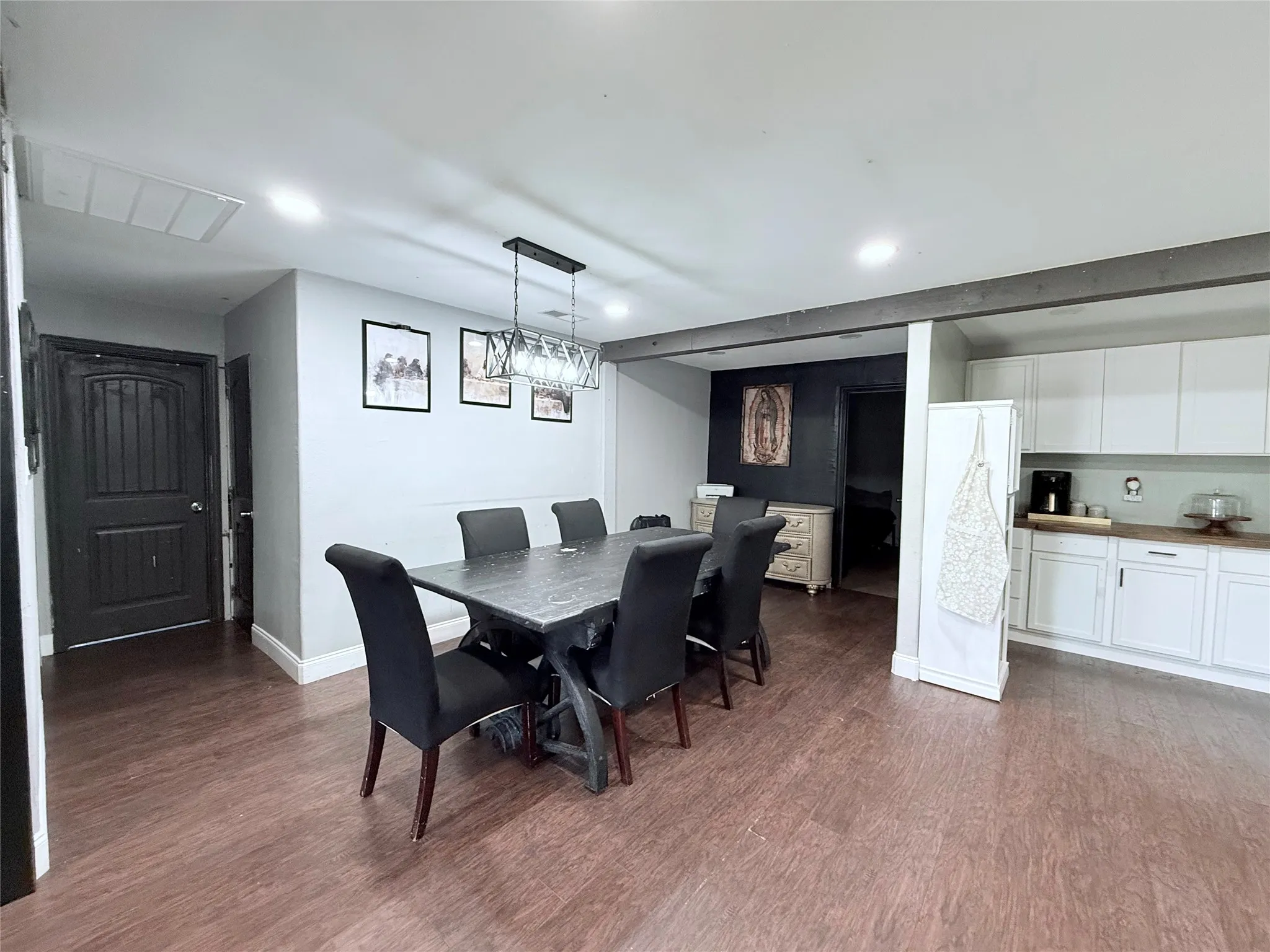 Single Family Residence For Sale in Dallas County , 7323 Red Bud Drive, Dallas, Texas 75227, 3 Bedrooms, 2 Bathrooms, Garage spaces, 1,548 Sqft, built in 1940, Price $251,888, mls#21230778, Real Estate Agent in Dallas, Homes For Sale in Dallas county, Homes For Sale in Dallas, Realtor in Dallas Texas, Real Estate Brokerage Independent Realty Texas, Luminita Cordes Realtor