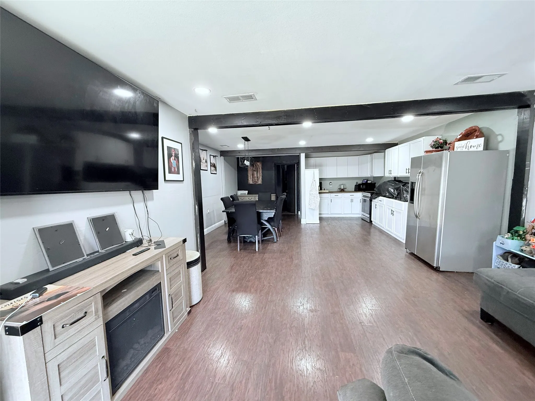 Single Family Residence For Sale in Dallas County , 7323 Red Bud Drive, Dallas, Texas 75227, 3 Bedrooms, 2 Bathrooms, Garage spaces, 1,548 Sqft, built in 1940, Price $251,888, mls#21230778, Real Estate Agent in Dallas, Homes For Sale in Dallas county, Homes For Sale in Dallas, Realtor in Dallas Texas, Real Estate Brokerage Independent Realty Texas, Luminita Cordes Realtor
