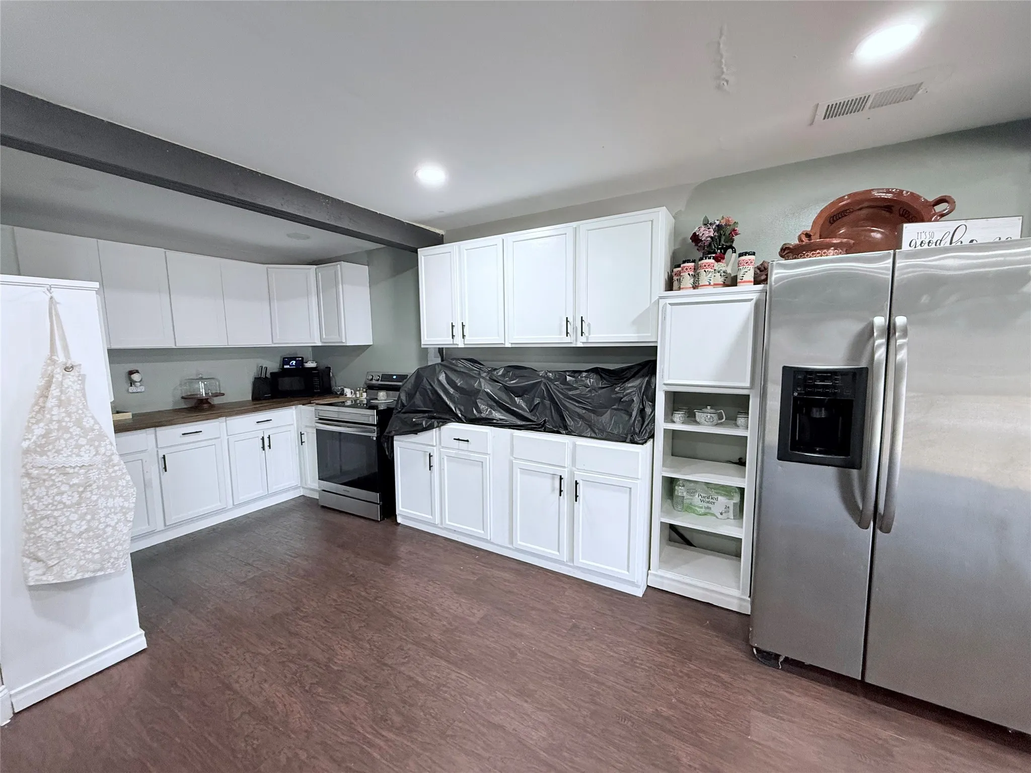 Single Family Residence For Sale in Dallas County , 7323 Red Bud Drive, Dallas, Texas 75227, 3 Bedrooms, 2 Bathrooms, Garage spaces, 1,548 Sqft, built in 1940, Price $251,888, mls#21230778, Real Estate Agent in Dallas, Homes For Sale in Dallas county, Homes For Sale in Dallas, Realtor in Dallas Texas, Real Estate Brokerage Independent Realty Texas, Luminita Cordes Realtor