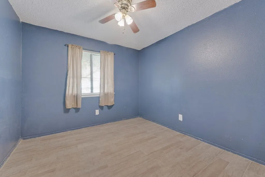 Single Family Residence For Sale in Dallas County , 708 Shady Creek Trail, Mesquite, Texas 75150, 3 Bedroom, 2 Bathroom, 2 Garage spaces, 1,474 Sqft, built in 1982, Preowned, mls#21229518, Real Estate Agent in Mesquite, Homes For Sale in Dallas county, Homes For Sale in Mesquite, Realtor in Mesquite Texas, Real Estate Brokerage Independent Realty Texas, Luminita Cordes Realtor