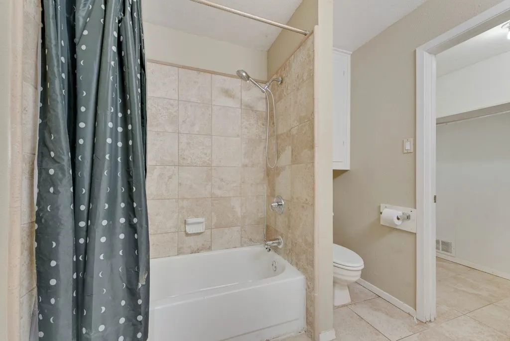 Single Family Residence For Sale in Dallas County , 708 Shady Creek Trail, Mesquite, Texas 75150, 3 Bedroom, 2 Bathroom, 2 Garage spaces, 1,474 Sqft, built in 1982, Preowned, mls#21229518, Real Estate Agent in Mesquite, Homes For Sale in Dallas county, Homes For Sale in Mesquite, Realtor in Mesquite Texas, Real Estate Brokerage Independent Realty Texas, Luminita Cordes Realtor
