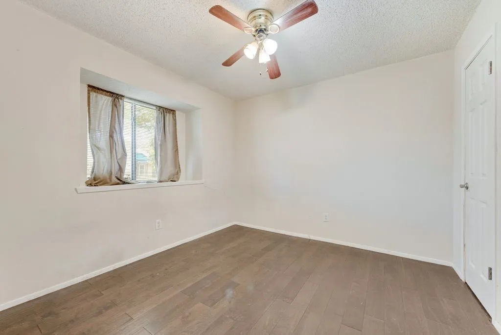 Single Family Residence For Sale in Dallas County , 708 Shady Creek Trail, Mesquite, Texas 75150, 3 Bedroom, 2 Bathroom, 2 Garage spaces, 1,474 Sqft, built in 1982, Preowned, mls#21229518, Real Estate Agent in Mesquite, Homes For Sale in Dallas county, Homes For Sale in Mesquite, Realtor in Mesquite Texas, Real Estate Brokerage Independent Realty Texas, Luminita Cordes Realtor