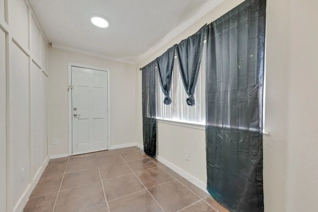 Single Family Residence For Sale in Dallas County , 708 Shady Creek Trail, Mesquite, Texas 75150, 3 Bedroom, 2 Bathroom, 2 Garage spaces, 1,474 Sqft, built in 1982, Preowned, mls#21229518, Real Estate Agent in Mesquite, Homes For Sale in Dallas county, Homes For Sale in Mesquite, Realtor in Mesquite Texas, Real Estate Brokerage Independent Realty Texas, Luminita Cordes Realtor