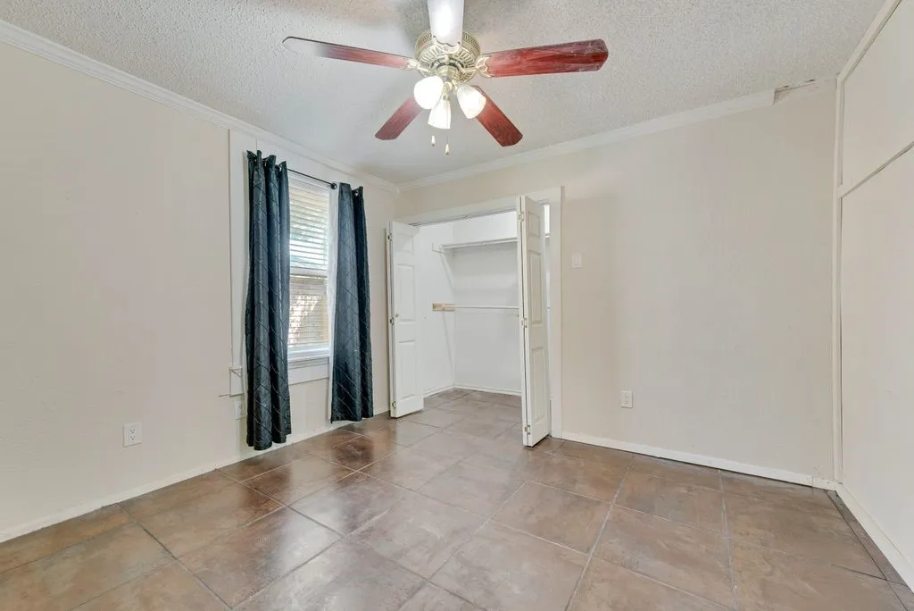 Single Family Residence For Sale in Dallas County , 708 Shady Creek Trail, Mesquite, Texas 75150, 3 Bedroom, 2 Bathroom, 2 Garage spaces, 1,474 Sqft, built in 1982, Preowned, mls#21229518, Real Estate Agent in Mesquite, Homes For Sale in Dallas county, Homes For Sale in Mesquite, Realtor in Mesquite Texas, Real Estate Brokerage Independent Realty Texas, Luminita Cordes Realtor