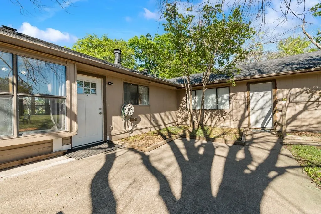 Single Family Residence For Sale in Dallas County , 708 Shady Creek Trail, Mesquite, Texas 75150, 3 Bedroom, 2 Bathroom, 2 Garage spaces, 1,474 Sqft, built in 1982, Preowned, mls#21229518, Real Estate Agent in Mesquite, Homes For Sale in Dallas county, Homes For Sale in Mesquite, Realtor in Mesquite Texas, Real Estate Brokerage Independent Realty Texas, Luminita Cordes Realtor