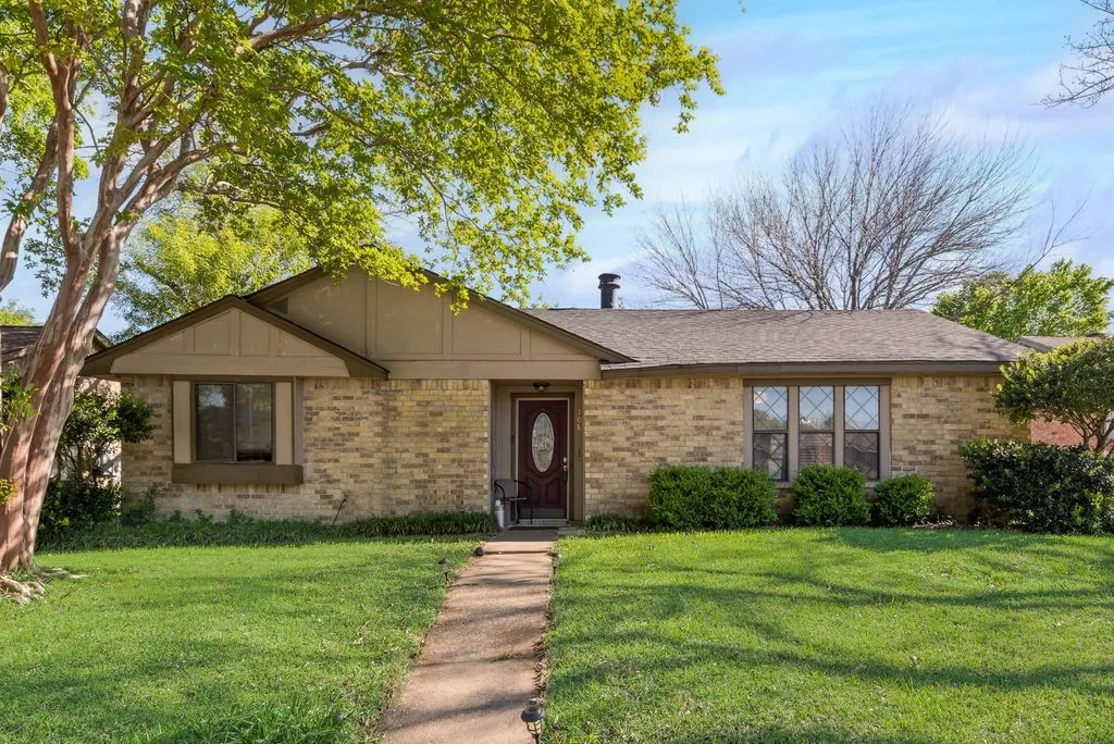 Single Family Residence For Sale in Dallas County , 708 Shady Creek Trail, Mesquite, Texas 75150, 3 Bedroom, 2 Bathroom, 2 Garage spaces, 1,474 Sqft, built in 1982, Preowned, mls#21229518, Real Estate Agent in Mesquite, Homes For Sale in Dallas county, Homes For Sale in Mesquite, Realtor in Mesquite Texas, Real Estate Brokerage Independent Realty Texas, Luminita Cordes Realtor