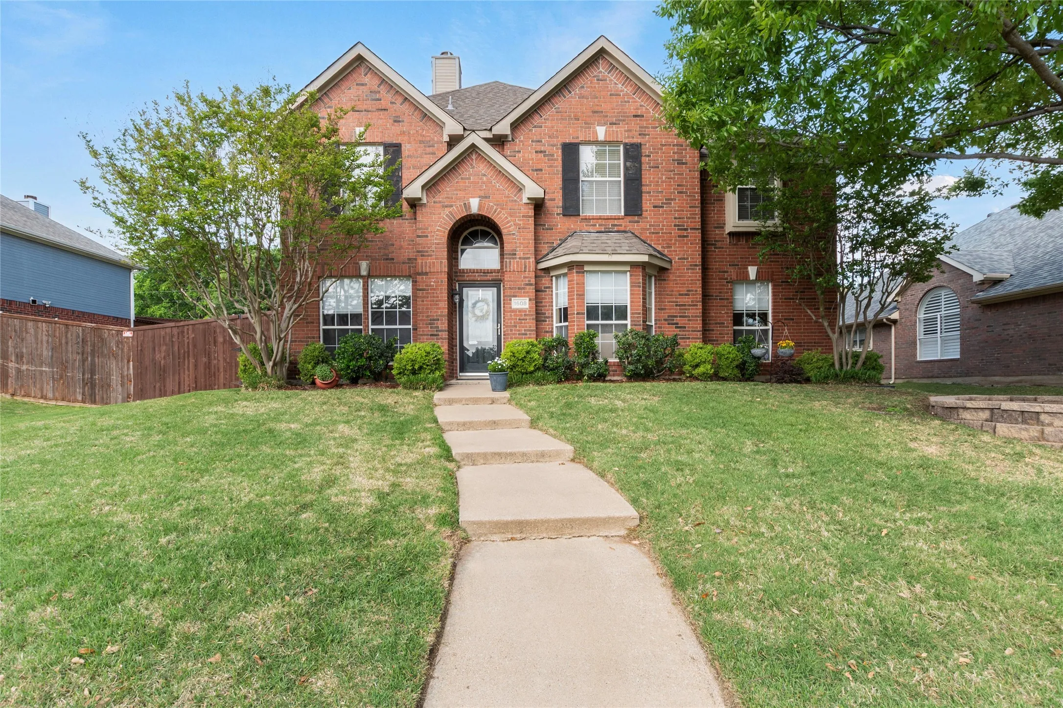 Single Family Residence For Sale in Tarrant County , 1608 Mountain Laurel Drive, Keller, Texas 76248, 4 Bedroom, 3 Bathroom, 2 Garage spaces, 2,882 Sqft, built in 1998, Preowned, mls#21230717, Real Estate Agent in Keller, Homes For Sale in Tarrant county, Homes For Sale in Keller, Realtor in Keller Texas, Real Estate Brokerage Independent Realty Texas, Luminita Cordes Realtor