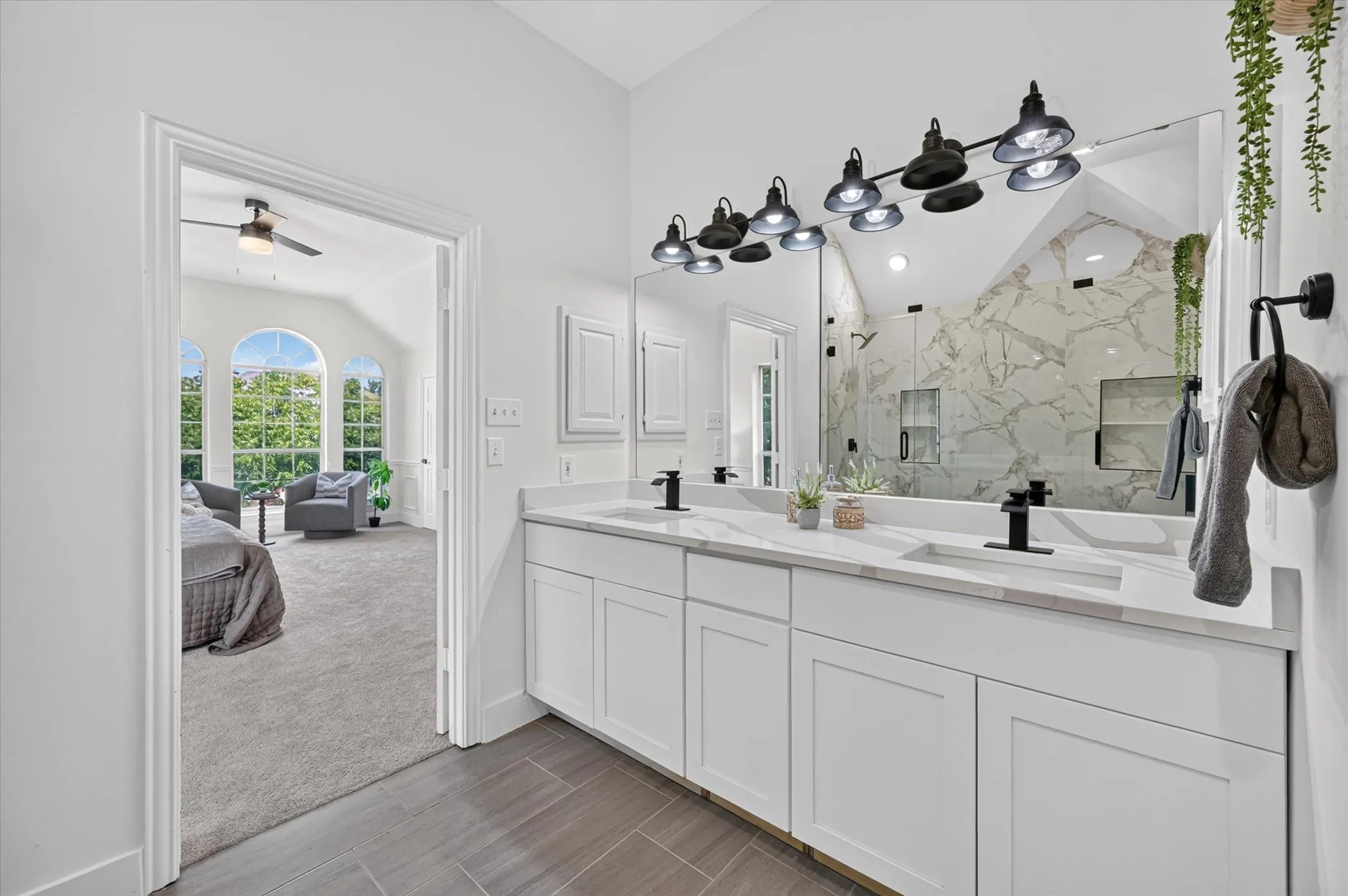 Single Family Residence For Sale in Tarrant County , 6215 Kingswood Drive, Arlington, Texas 76001, 5 Bedroom, 3 Bathroom, 2 Garage spaces, 2,790 Sqft, built in 1993, mls#21205270, Real Estate Agent in Arlington, Homes For Sale in Tarrant county, Homes For Sale in Arlington, Realtor in Arlington Texas, Real Estate Brokerage Independent Realty Texas, Luminita Cordes Realtor