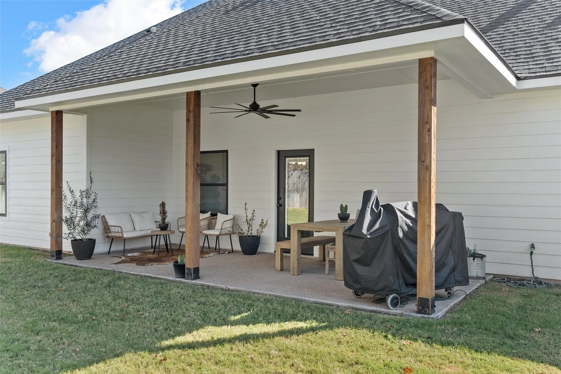 Single Family Residence For Sale in Mc Lennan County , 905 Day Star Drive, Hewitt, Texas 76643, 4 Bedroom, 3 Bathroom, 2 Garage spaces, 2,399 Sqft, built in 2023, Price $494,900, mls#21230922, Real Estate Agent in Hewitt, Homes For Sale in Mc Lennan county, Homes For Sale in Hewitt, Realtor in Hewitt Texas, Real Estate Brokerage Independent Realty Texas, Luminita Cordes Realtor