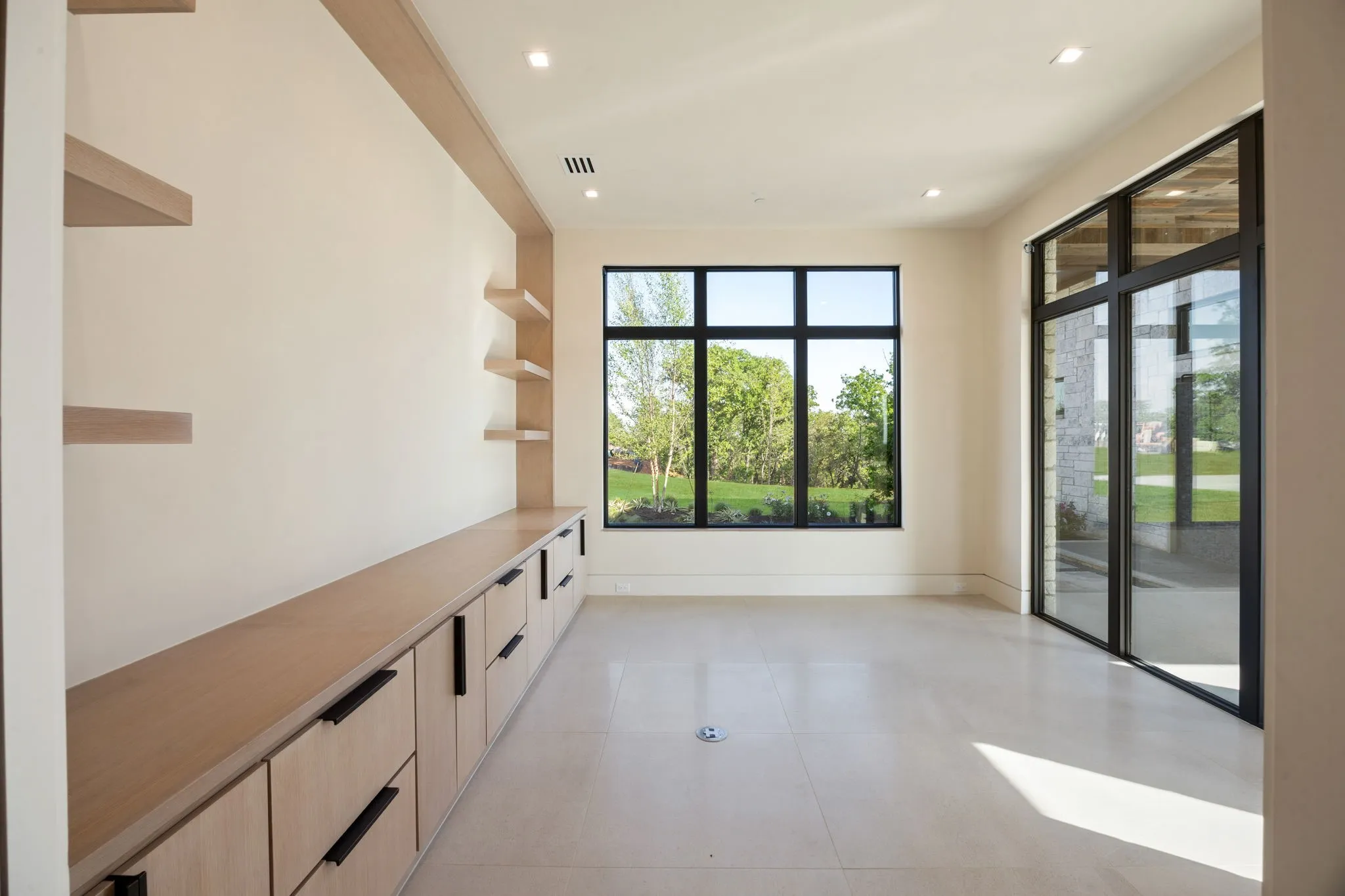 Single Family Residence For Sale in Denton County , 545 W Bob Jones Road, Southlake, Texas 76092, 6 Bedroom, 10 Bathroom, 7 Garage spaces, 12,046 Sqft, built in 2026, New Construction - Complete, mls#21230918, Real Estate Agent in Southlake, Homes For Sale in Denton county, Homes For Sale in Southlake, Realtor in Southlake Texas, Real Estate Brokerage Independent Realty Texas, Luminita Cordes Realtor