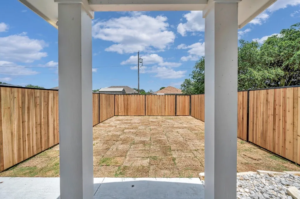 Single Family Residence For Sale in Mc Lennan County , 128 Morris Court, Mc Gregor, Texas 76657, 2 Bedroom, 2 Bathroom, Garage spaces, 1,052 Sqft, built in 2026, New Construction - Complete, mls#21229919, Real Estate Agent in Mc Gregor, Homes For Sale in Mc Lennan county, Homes For Sale in Mc Gregor, Realtor in Mc Gregor Texas, Real Estate Brokerage Independent Realty Texas, Luminita Cordes Realtor