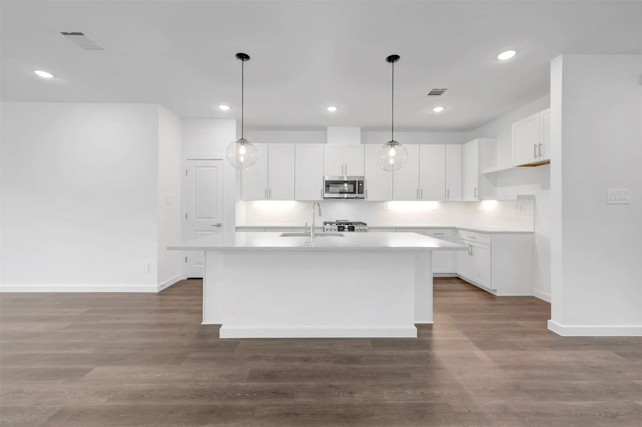Single Family Residence For Sale in Wise County , 144 Summer Rain Way, Newark, Texas 76071, 5 Bedroom, 3 Bathroom, 2 Garage spaces, 2,655 Sqft, built in 2026, New Construction - Incomplete, mls#21230988, Real Estate Agent in Newark, Homes For Sale in Wise county, Homes For Sale in Newark, Realtor in Newark Texas, Real Estate Brokerage Independent Realty Texas, Luminita Cordes Realtor