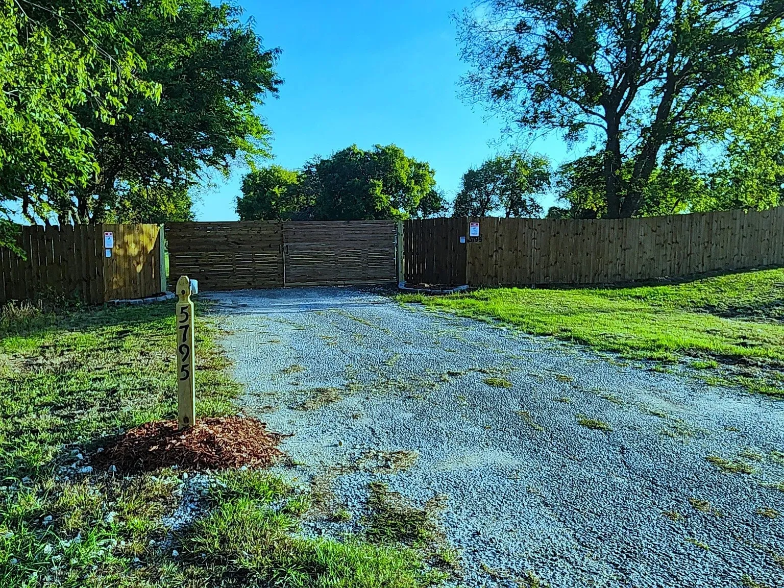 Single Family Residence For Sale in Hunt County , 5795 Fm 513 S, Lone Oak, Texas 75453, 5 Bedroom, 4 Bathroom, 2 Garage spaces, 3,200 Sqft, built in 2022, mls#21231006, Real Estate Agent in Lone Oak, Homes For Sale in Hunt county, Homes For Sale in Lone Oak, Realtor in Lone Oak Texas, Real Estate Brokerage Independent Realty Texas, Luminita Cordes Realtor