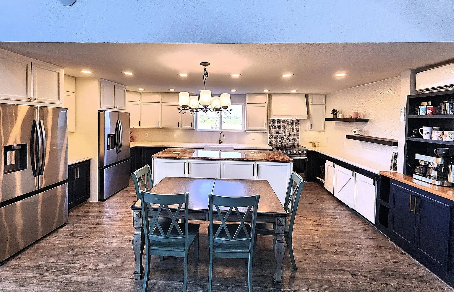 Single Family Residence For Sale in Hunt County , 5795 Fm 513 S, Lone Oak, Texas 75453, 5 Bedroom, 4 Bathroom, 2 Garage spaces, 3,200 Sqft, built in 2022, mls#21231006, Real Estate Agent in Lone Oak, Homes For Sale in Hunt county, Homes For Sale in Lone Oak, Realtor in Lone Oak Texas, Real Estate Brokerage Independent Realty Texas, Luminita Cordes Realtor