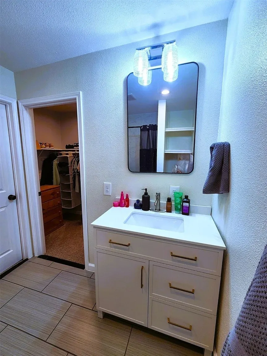 Single Family Residence For Sale in Hunt County , 5795 Fm 513 S, Lone Oak, Texas 75453, 5 Bedroom, 4 Bathroom, 2 Garage spaces, 3,200 Sqft, built in 2022, mls#21231006, Real Estate Agent in Lone Oak, Homes For Sale in Hunt county, Homes For Sale in Lone Oak, Realtor in Lone Oak Texas, Real Estate Brokerage Independent Realty Texas, Luminita Cordes Realtor