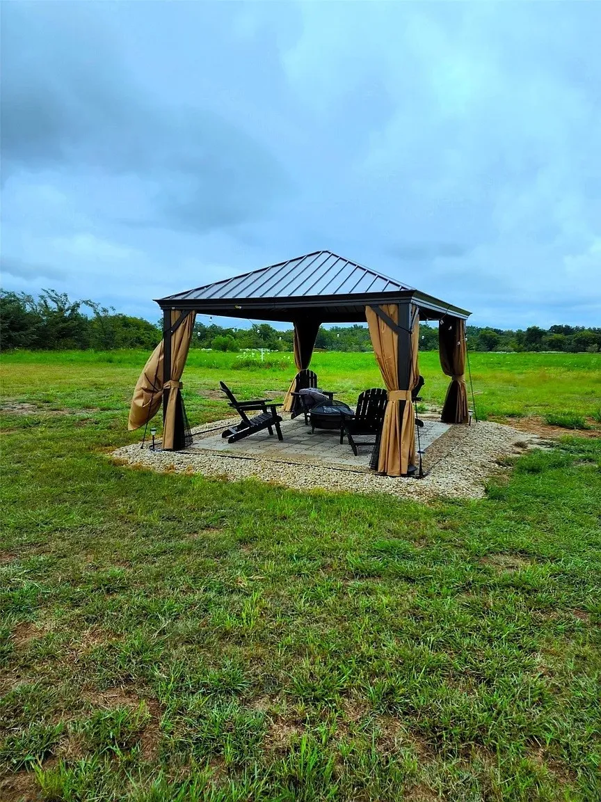 Single Family Residence For Sale in Hunt County , 5795 Fm 513 S, Lone Oak, Texas 75453, 5 Bedroom, 4 Bathroom, 2 Garage spaces, 3,200 Sqft, built in 2022, mls#21231006, Real Estate Agent in Lone Oak, Homes For Sale in Hunt county, Homes For Sale in Lone Oak, Realtor in Lone Oak Texas, Real Estate Brokerage Independent Realty Texas, Luminita Cordes Realtor