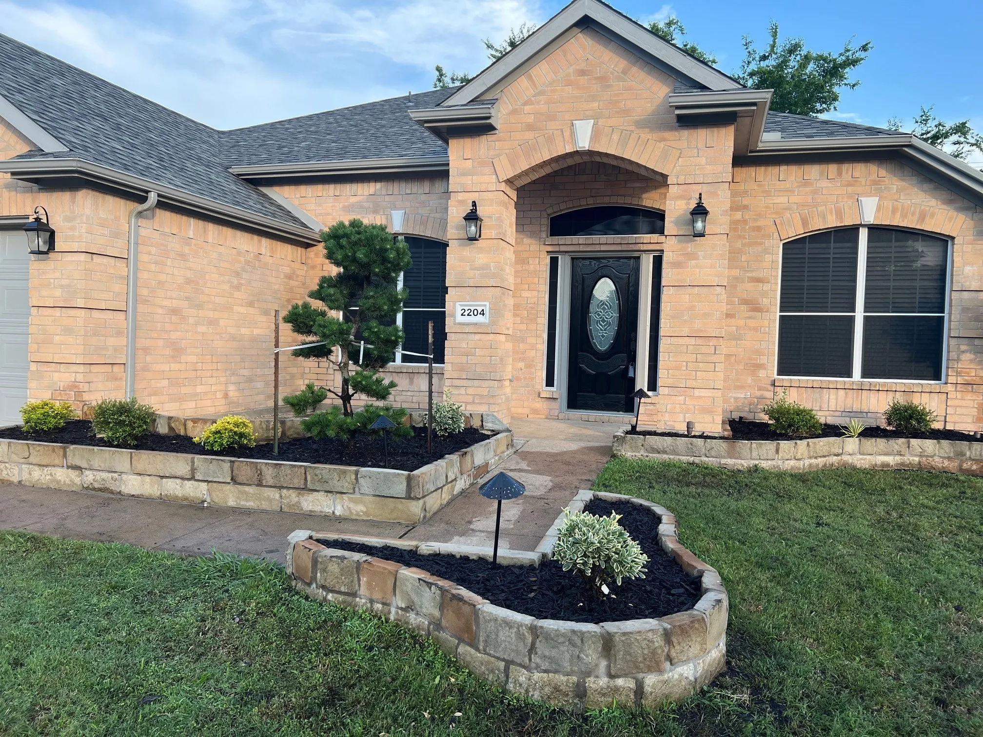 2204 Windcastle - Beautiful curb appeal