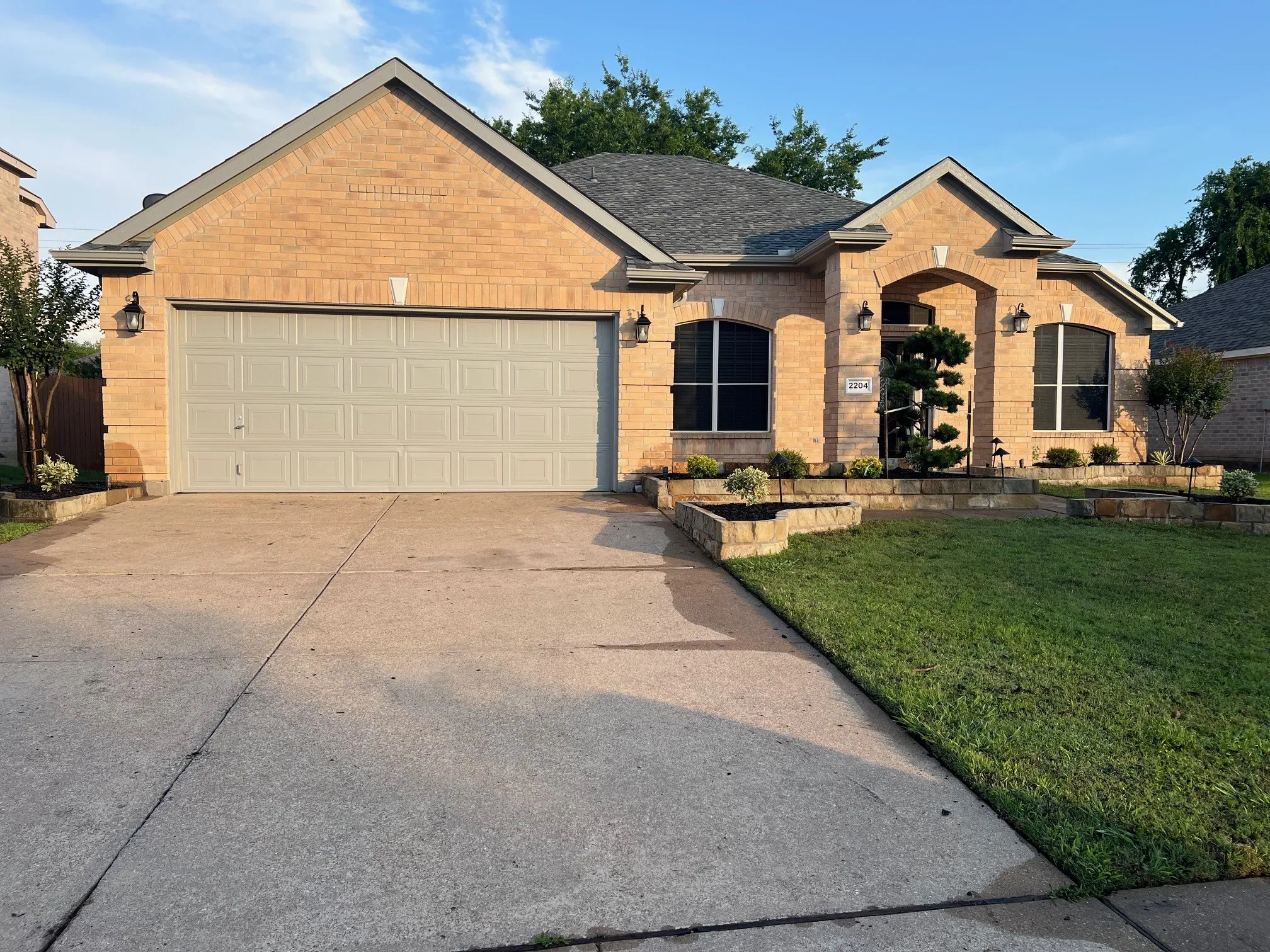 Single Family Residence For Rent in Tarrant County , 2204 Windcastle Drive, Mansfield, Texas 76063, 3 Bedroom, 2 Bathroom, 2 Garage spaces, 2,226 Sqft, built in 2004, Preowned, mls#21230579, Real Estate Agent in Mansfield, Homes For Rent in Tarrant county, Homes For Rent in Mansfield, Realtor in Mansfield Texas, Real Estate Brokerage Independent Realty Texas, Luminita Cordes Realtor