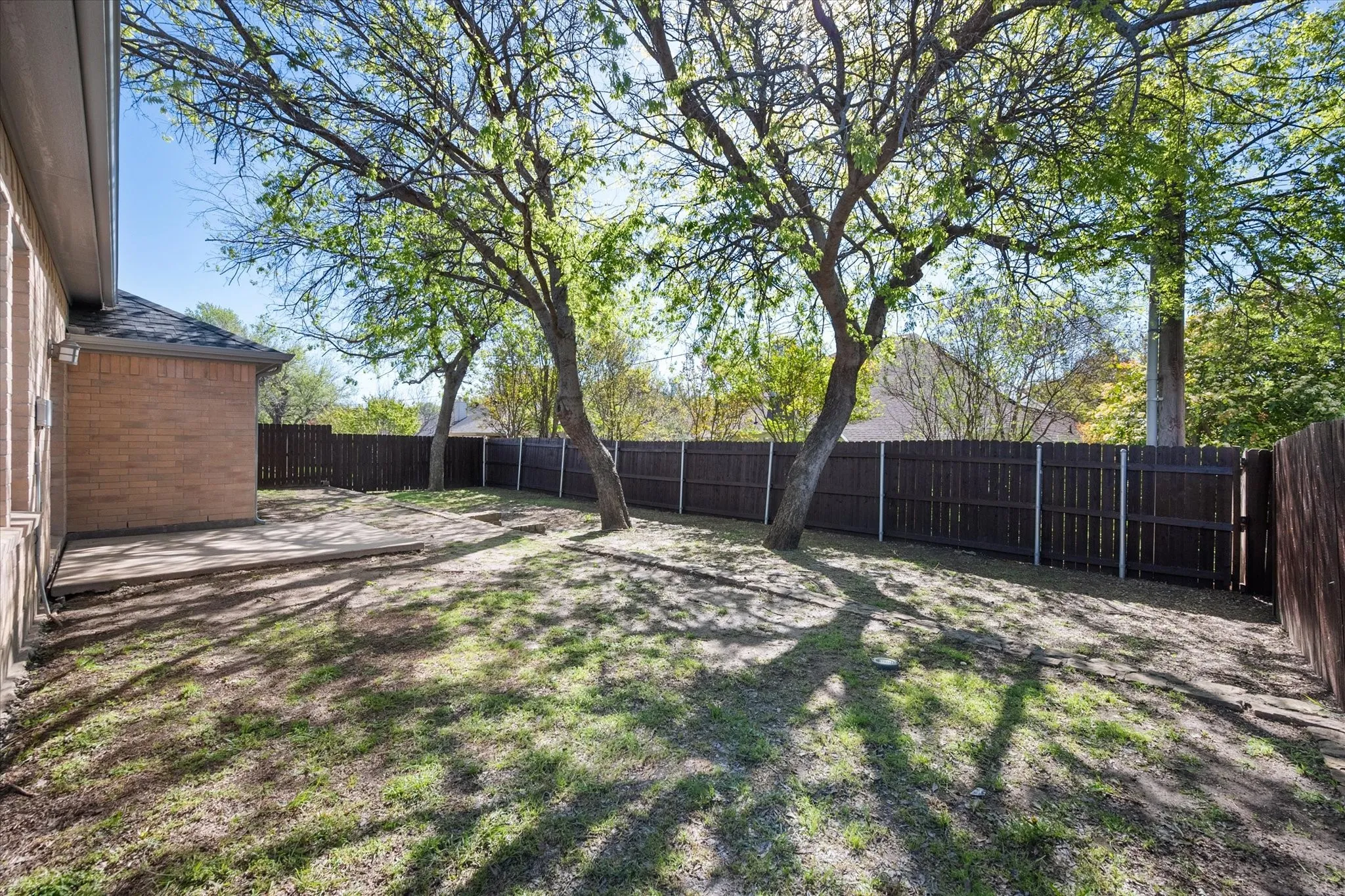 Single Family Residence For Rent in Tarrant County , 2204 Windcastle Drive, Mansfield, Texas 76063, 3 Bedroom, 2 Bathroom, 2 Garage spaces, 2,226 Sqft, built in 2004, Preowned, mls#21230579, Real Estate Agent in Mansfield, Homes For Rent in Tarrant county, Homes For Rent in Mansfield, Realtor in Mansfield Texas, Real Estate Brokerage Independent Realty Texas, Luminita Cordes Realtor