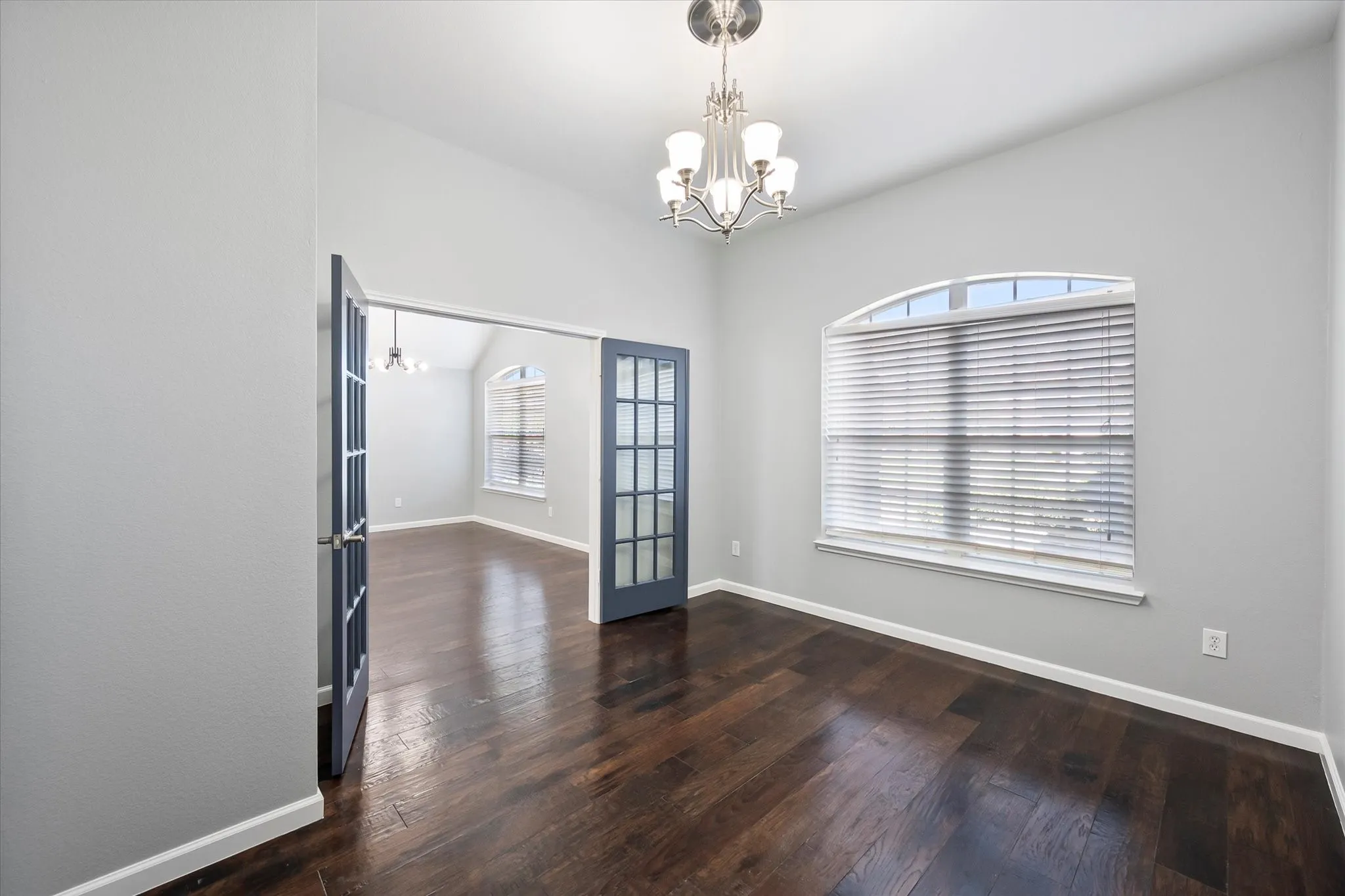 Single Family Residence For Rent in Tarrant County , 2204 Windcastle Drive, Mansfield, Texas 76063, 3 Bedroom, 2 Bathroom, 2 Garage spaces, 2,226 Sqft, built in 2004, Preowned, mls#21230579, Real Estate Agent in Mansfield, Homes For Rent in Tarrant county, Homes For Rent in Mansfield, Realtor in Mansfield Texas, Real Estate Brokerage Independent Realty Texas, Luminita Cordes Realtor