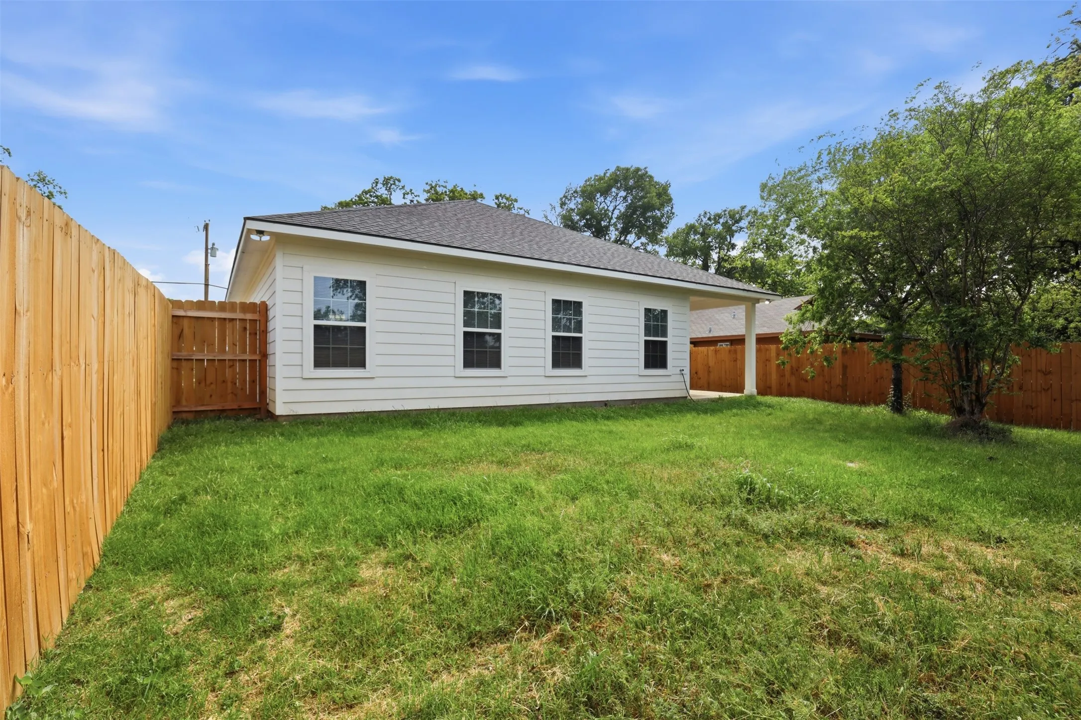 Single Family Residence For Sale in Tarrant County , 2611 Hunting Drive, Fort Worth, Texas 76119, 4 Bedroom, 2 Bathroom, 2 Garage spaces, 1,682 Sqft, built in 2026, New Construction - Complete, mls#21229373, Real Estate Agent in Fort Worth, Homes For Sale in Tarrant county, Homes For Sale in Fort Worth, Realtor in Fort Worth Texas, Real Estate Brokerage Independent Realty Texas, Luminita Cordes Realtor