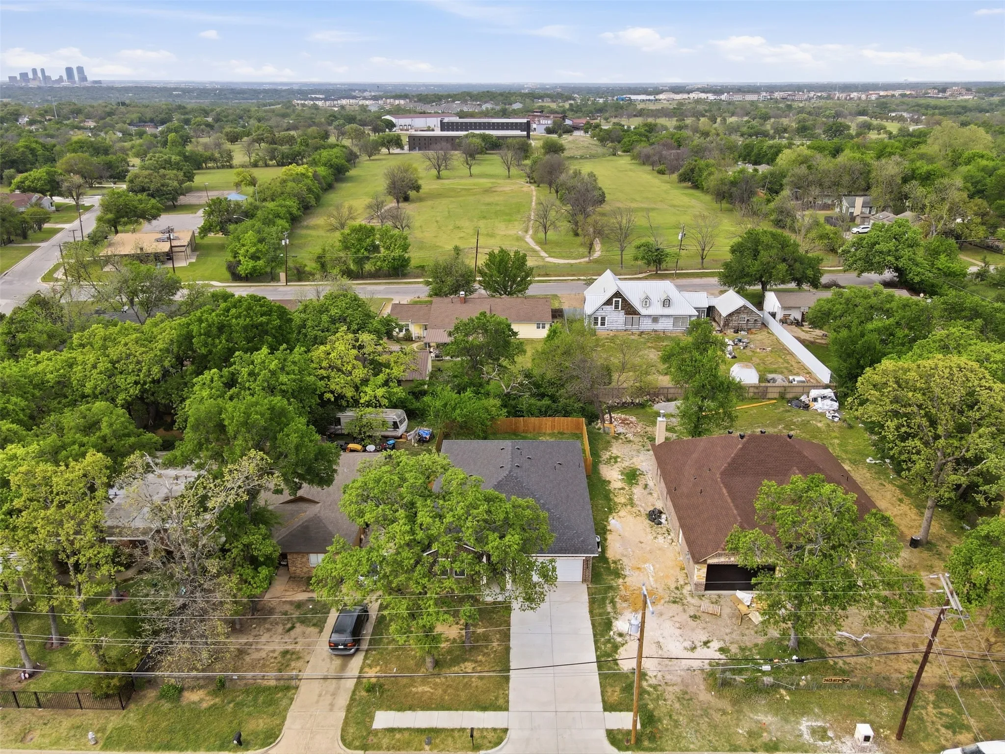 Single Family Residence For Sale in Tarrant County , 2611 Hunting Drive, Fort Worth, Texas 76119, 4 Bedroom, 2 Bathroom, 2 Garage spaces, 1,682 Sqft, built in 2026, New Construction - Complete, mls#21229373, Real Estate Agent in Fort Worth, Homes For Sale in Tarrant county, Homes For Sale in Fort Worth, Realtor in Fort Worth Texas, Real Estate Brokerage Independent Realty Texas, Luminita Cordes Realtor