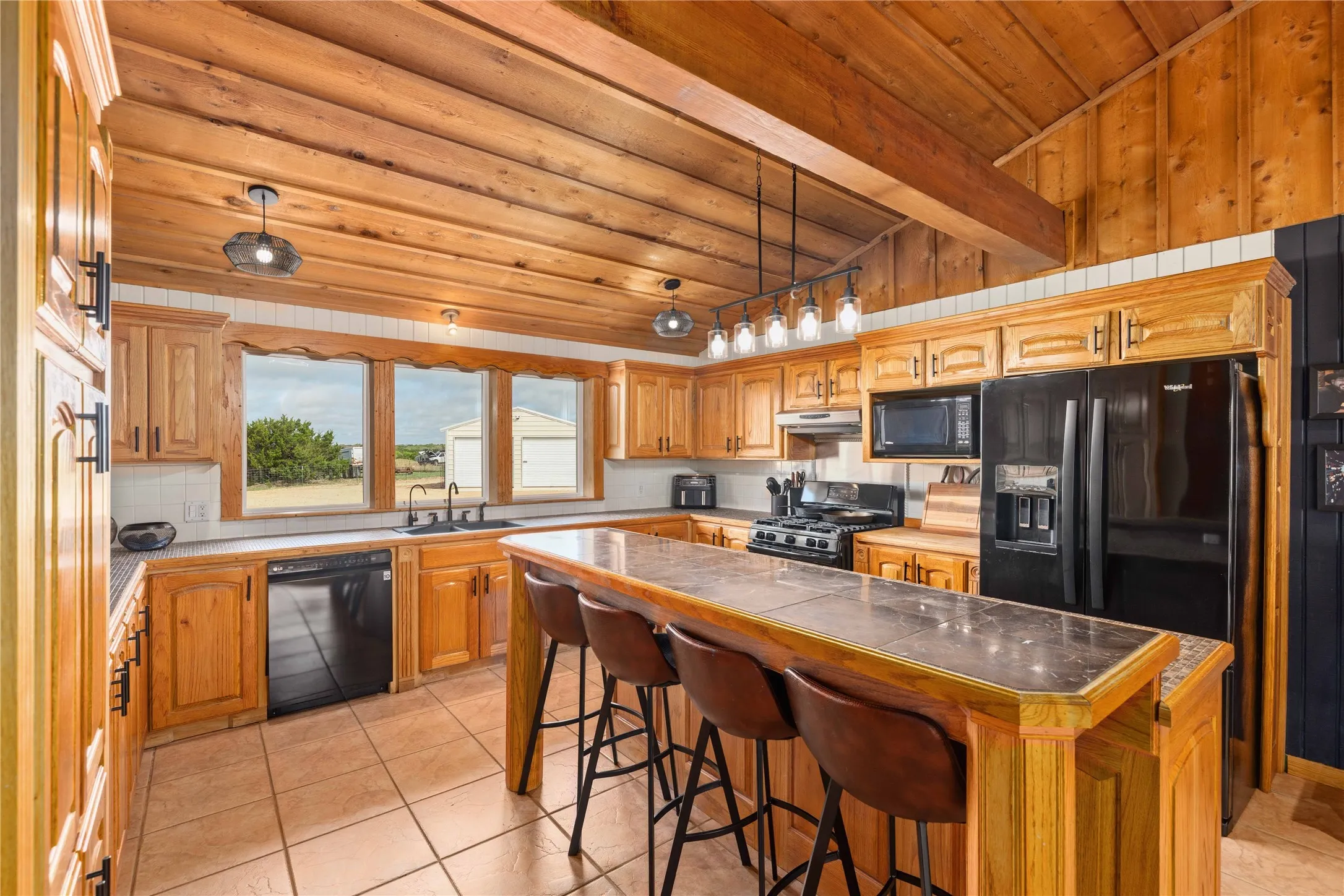 Single Family Residence For Sale in Mills County , 54 County Road 407, Goldthwaite, Texas 76844, 3 Bedrooms, 3 Bathrooms, Garage spaces, 3,480 Sqft, built in 2004, Preowned, Price $485,900, mls#21229722, Real Estate Agent in Goldthwaite, Homes For Sale in Mills county, Homes For Sale in Goldthwaite, Realtor in Goldthwaite Texas, Real Estate Brokerage Independent Realty Texas, Luminita Cordes Realtor