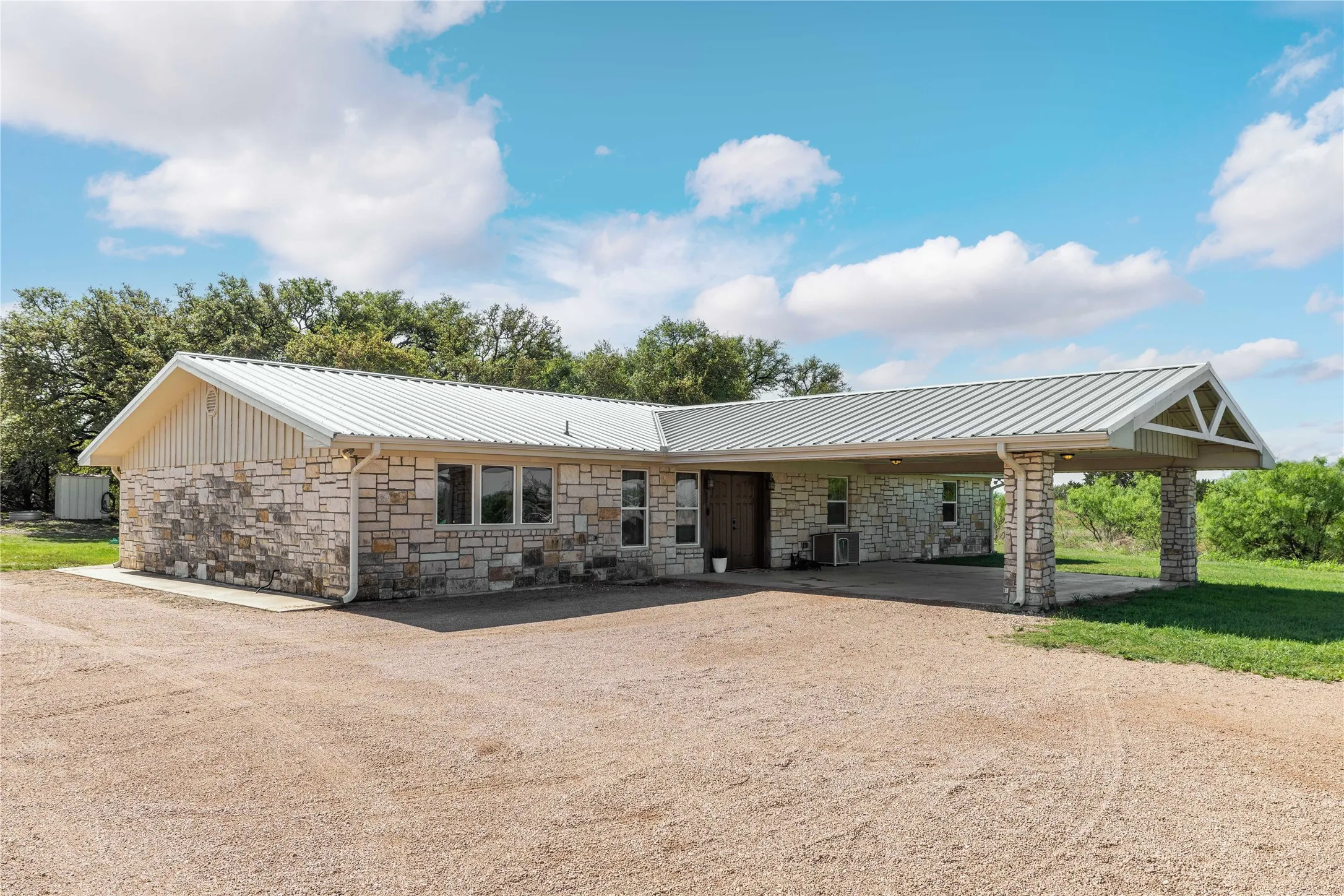 Single Family Residence For Sale in Mills County , 54 County Road 407, Goldthwaite, Texas 76844, 3 Bedrooms, 3 Bathrooms, Garage spaces, 3,480 Sqft, built in 2004, Preowned, Price $485,900, mls#21229722, Real Estate Agent in Goldthwaite, Homes For Sale in Mills county, Homes For Sale in Goldthwaite, Realtor in Goldthwaite Texas, Real Estate Brokerage Independent Realty Texas, Luminita Cordes Realtor