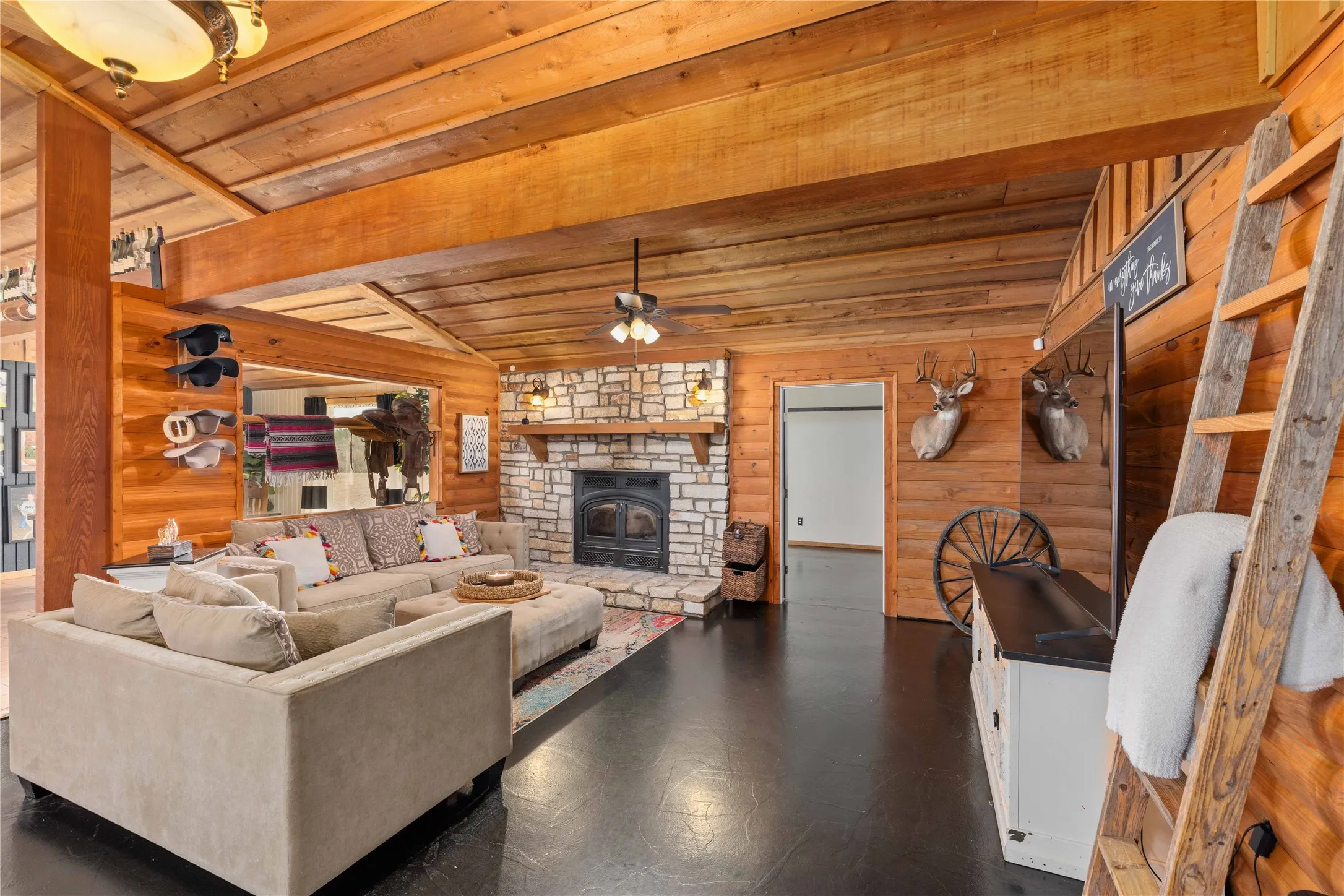 Single Family Residence For Sale in Mills County , 54 County Road 407, Goldthwaite, Texas 76844, 3 Bedrooms, 3 Bathrooms, Garage spaces, 3,480 Sqft, built in 2004, Preowned, Price $485,900, mls#21229722, Real Estate Agent in Goldthwaite, Homes For Sale in Mills county, Homes For Sale in Goldthwaite, Realtor in Goldthwaite Texas, Real Estate Brokerage Independent Realty Texas, Luminita Cordes Realtor