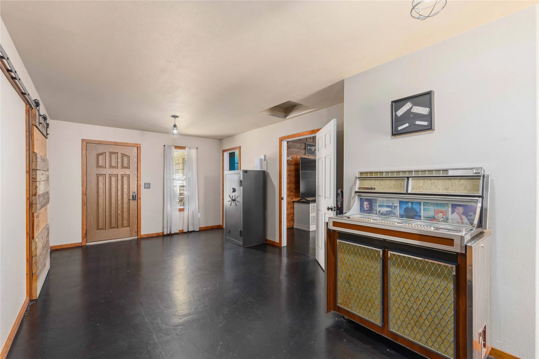 Single Family Residence For Sale in Mills County , 54 County Road 407, Goldthwaite, Texas 76844, 3 Bedrooms, 3 Bathrooms, Garage spaces, 3,480 Sqft, built in 2004, Preowned, Price $485,900, mls#21229722, Real Estate Agent in Goldthwaite, Homes For Sale in Mills county, Homes For Sale in Goldthwaite, Realtor in Goldthwaite Texas, Real Estate Brokerage Independent Realty Texas, Luminita Cordes Realtor